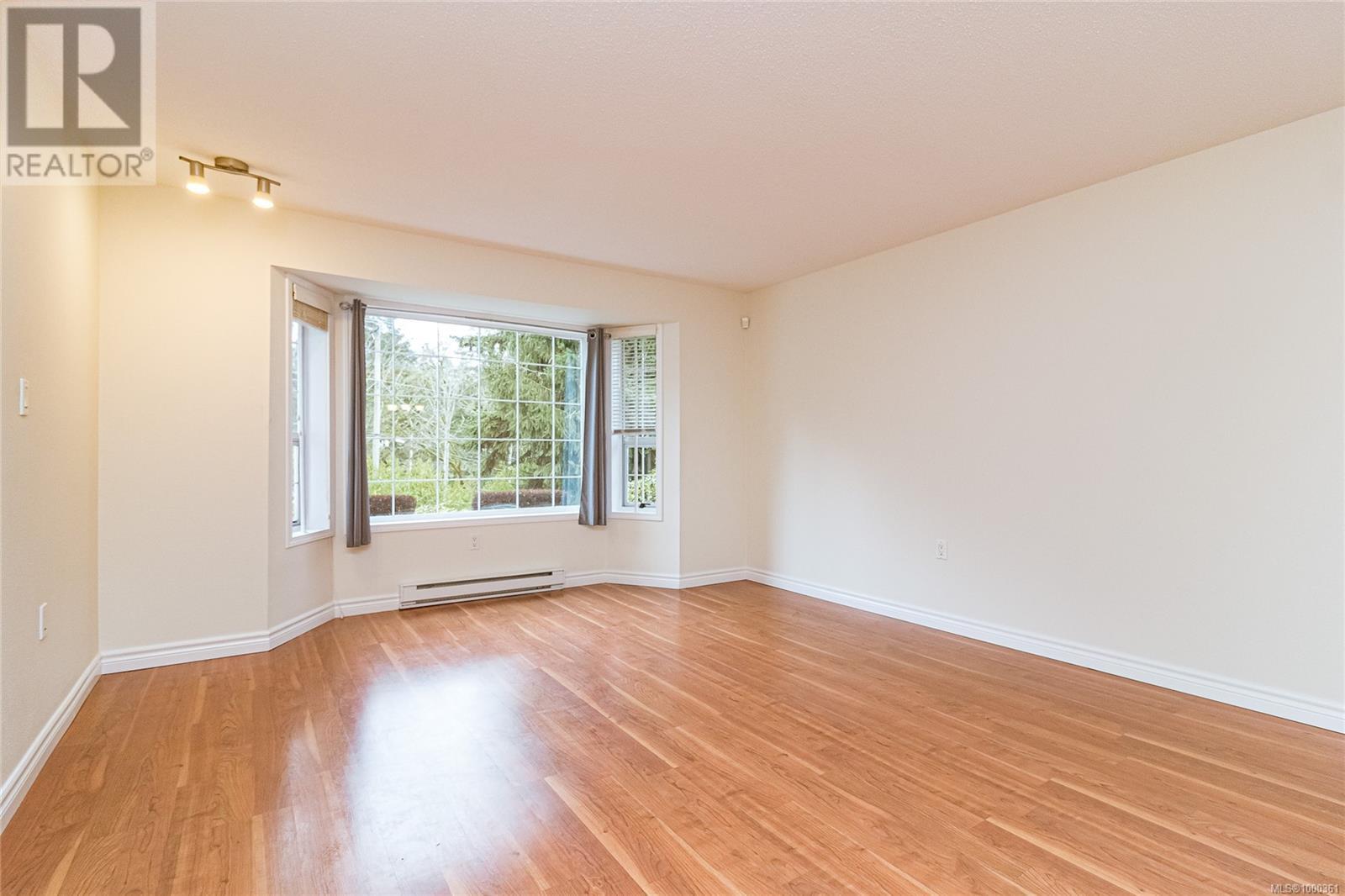 Property at 1018 Benvenuto Ave image 5