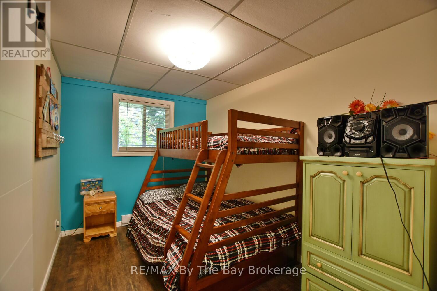 37 37th Street N, Wasaga Beach, Ontario L9Z 2B6 - Photo 18 - S12156909