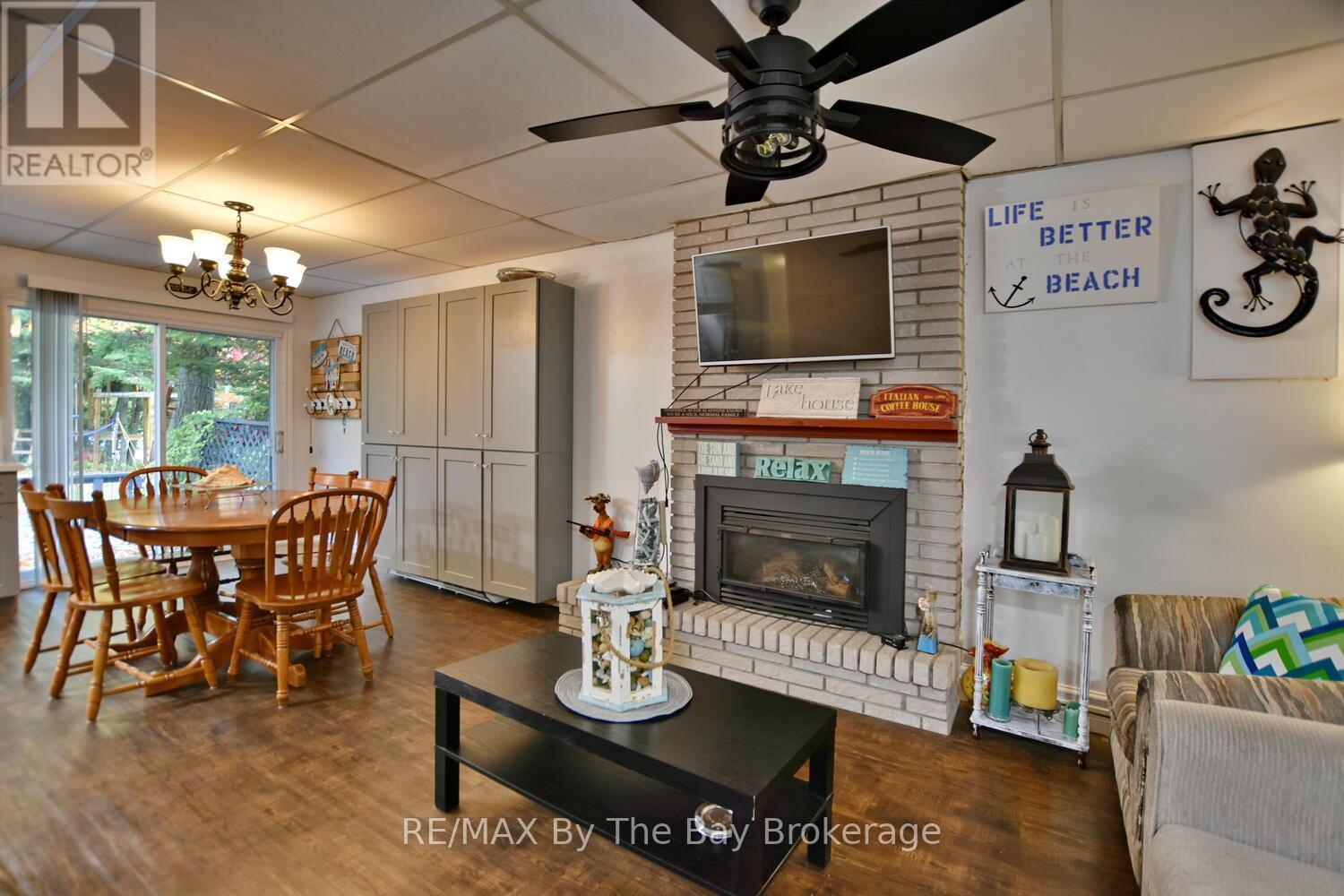 37 37th Street N, Wasaga Beach, Ontario L9Z 2B6 - Photo 6 - S12156909