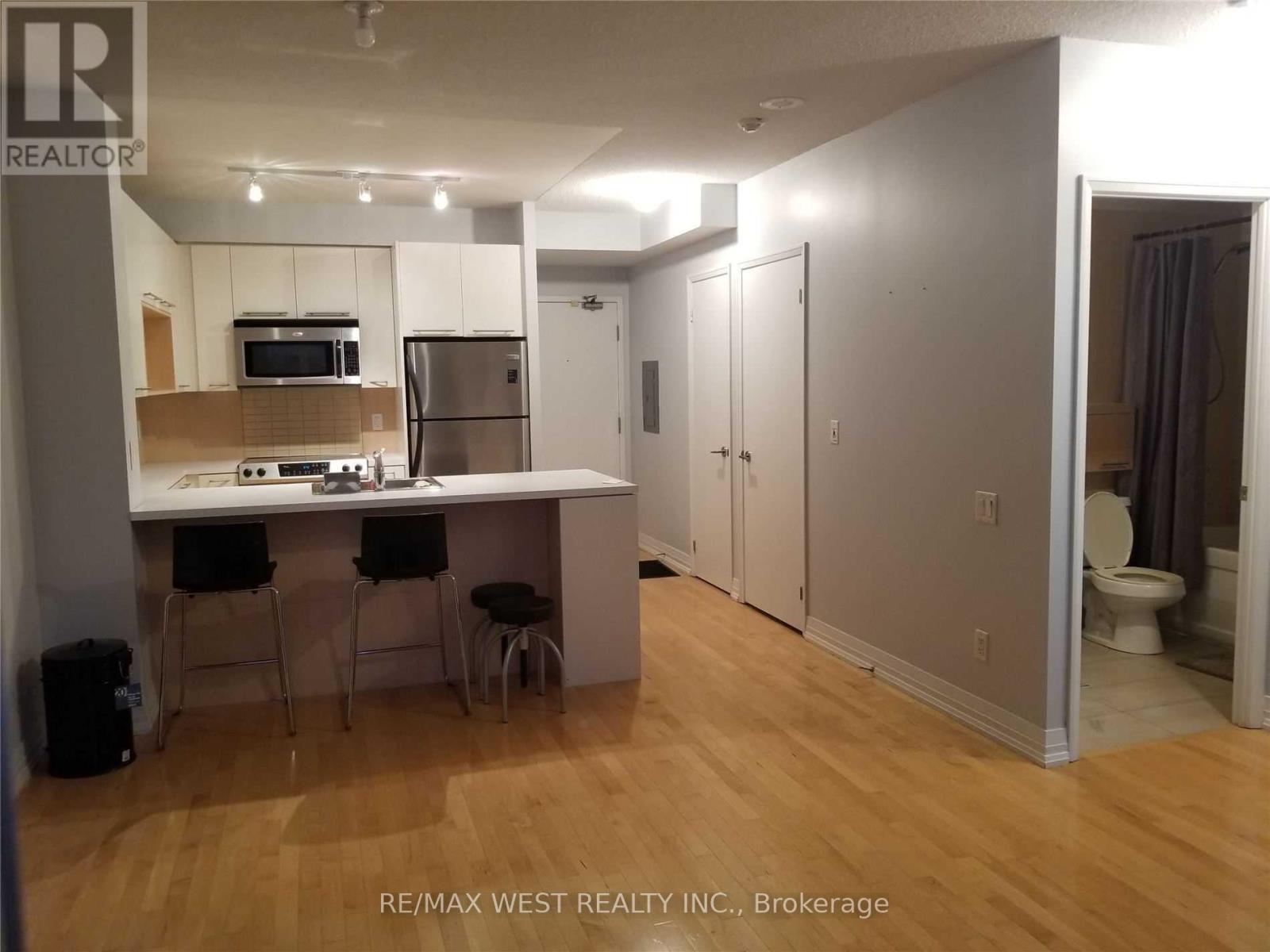 2703 - 21 Carlton Street, Toronto, Ontario  M5B 1L2 - Photo 3 - C12156906