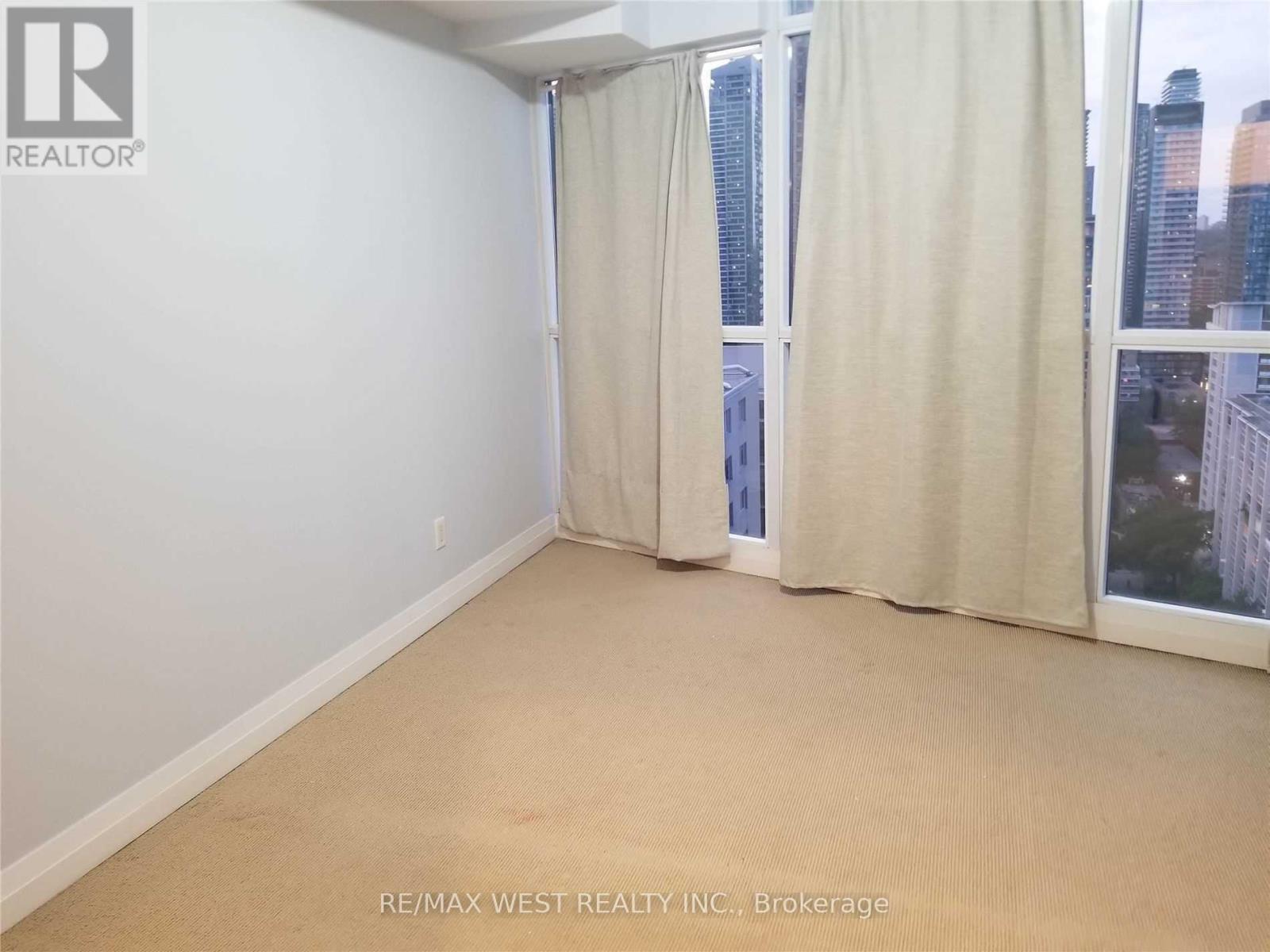2703 - 21 Carlton Street, Toronto, Ontario  M5B 1L2 - Photo 6 - C12156906