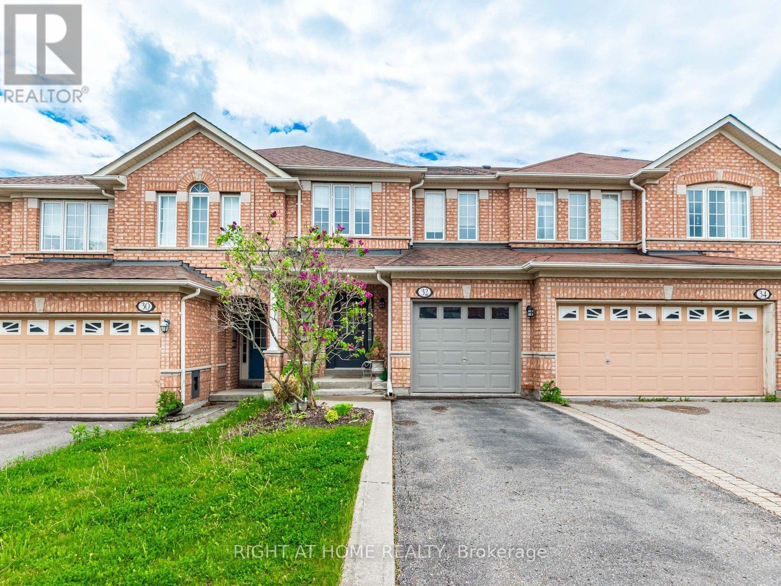 32 Millcliff Circle, Aurora, Ontario  L4G 7N7 - Photo 1 - N12129398