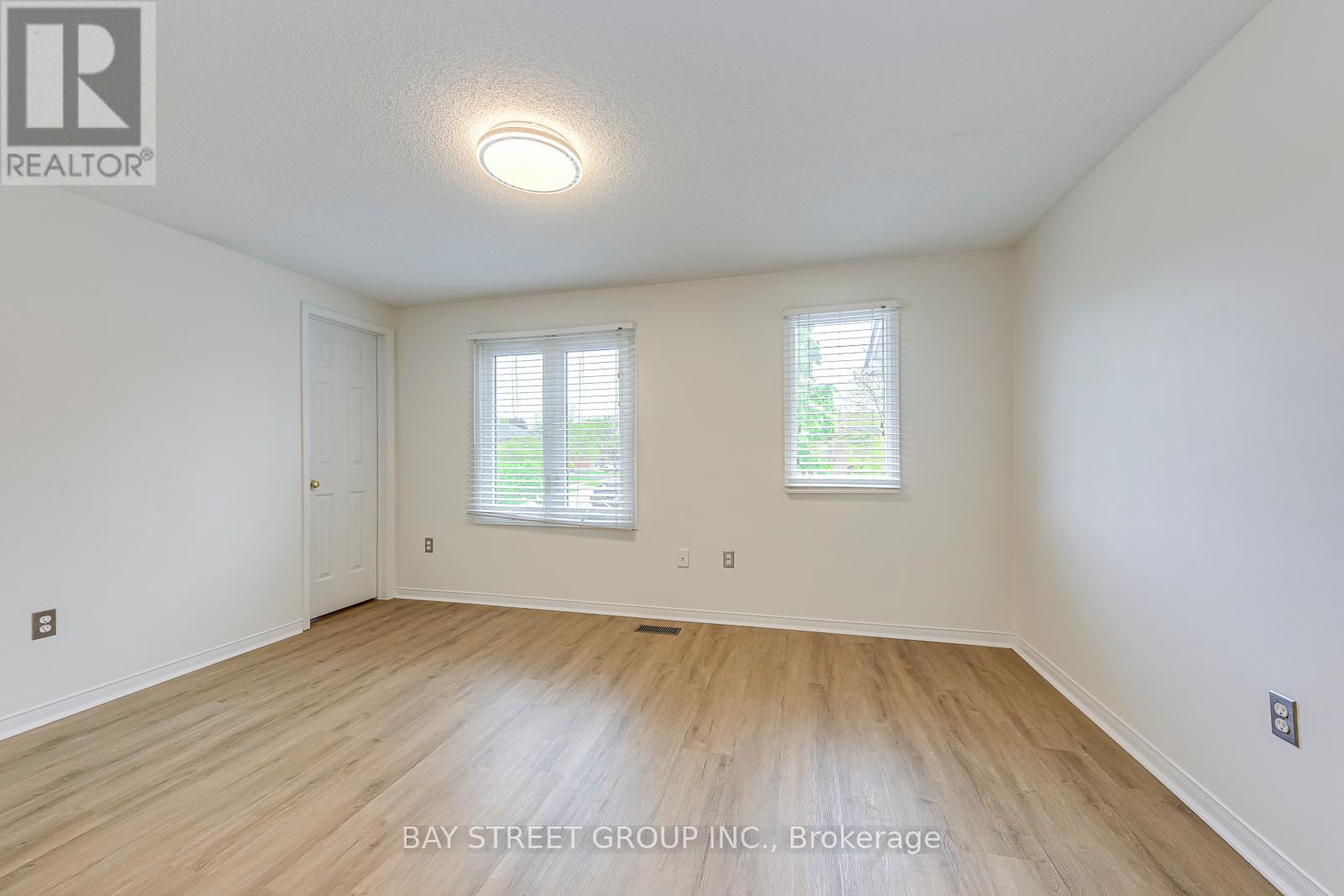 1400 Stonecutter Drive, Oakville, Ontario  L6M 3C3 - Photo 16 - W12156904