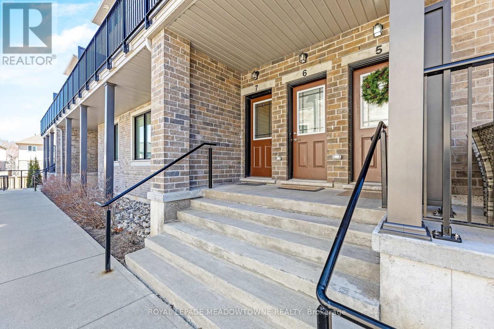 7 - 107 Westra Drive, Guelph, Ontario  N1K 0A5 - Photo 1 - X12156913