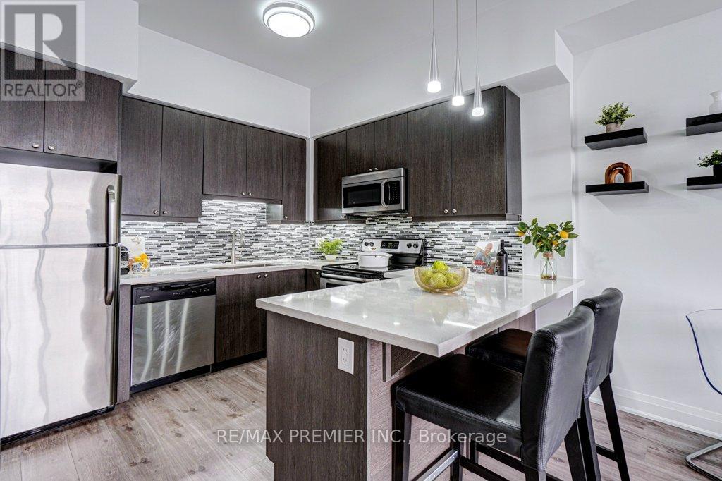 1004 - 12 Woodstream Boulevard, Vaughan, Ontario  L4L 8C3 - Photo 8 - N12121455