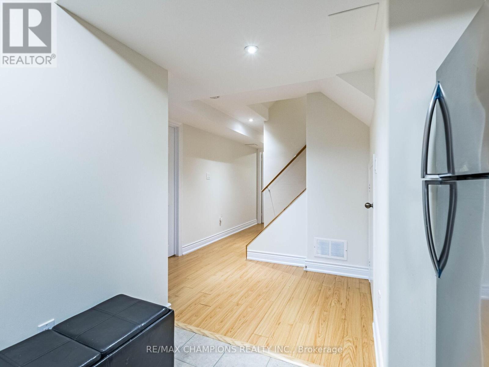 5508 Bellaggio Crescent, Mississauga, Ontario  L5V 0C5 - Photo 32 - W12156361