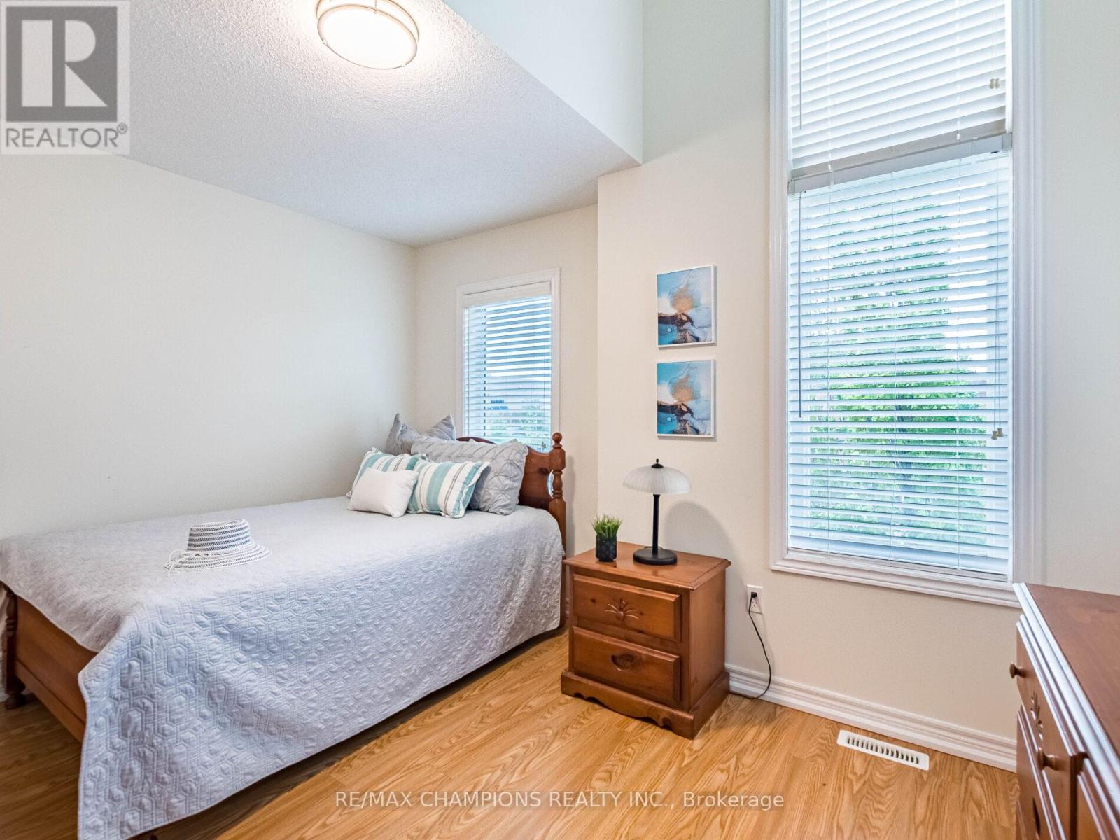 5508 Bellaggio Crescent, Mississauga, Ontario  L5V 0C5 - Photo 22 - W12156361