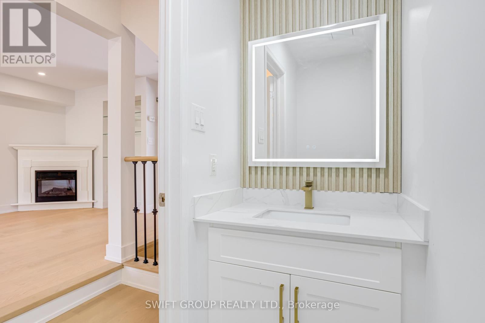 2569 Gill Crescent, Oakville, Ontario  L6H 6P3 - Photo 9 - W12156332