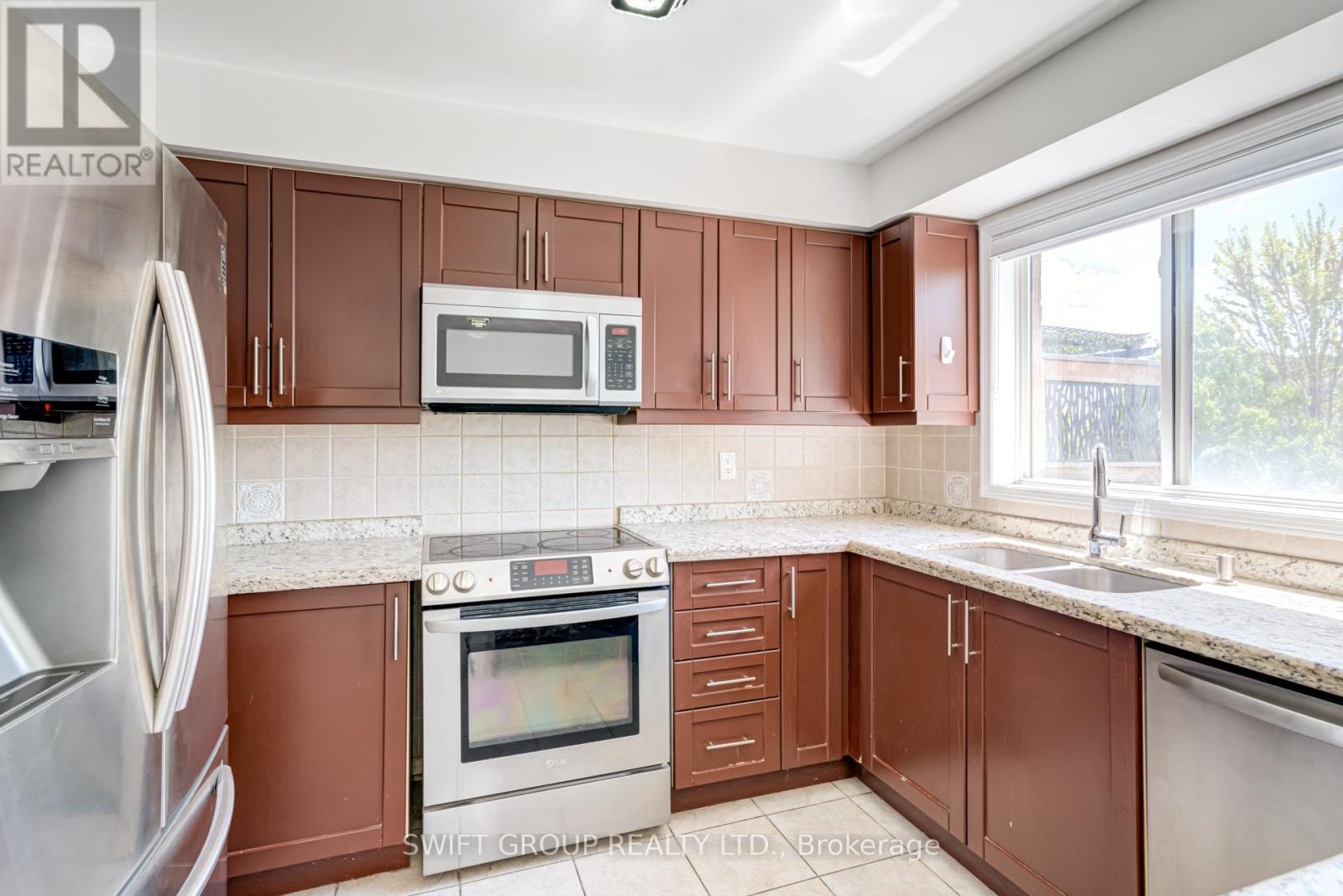 2569 Gill Crescent, Oakville, Ontario  L6H 6P3 - Photo 13 - W12156332