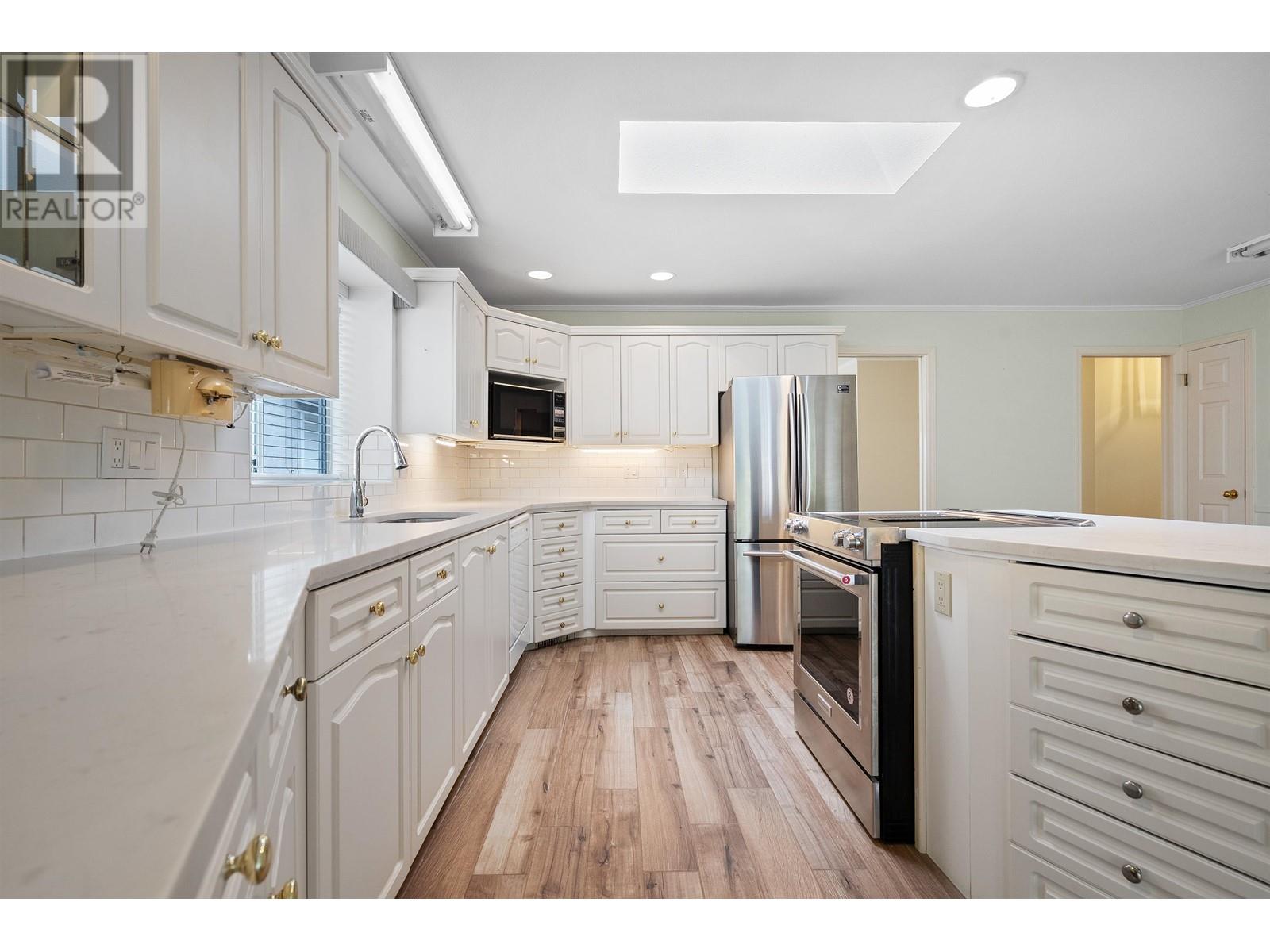 Property at 4497 63 STREET image 5
