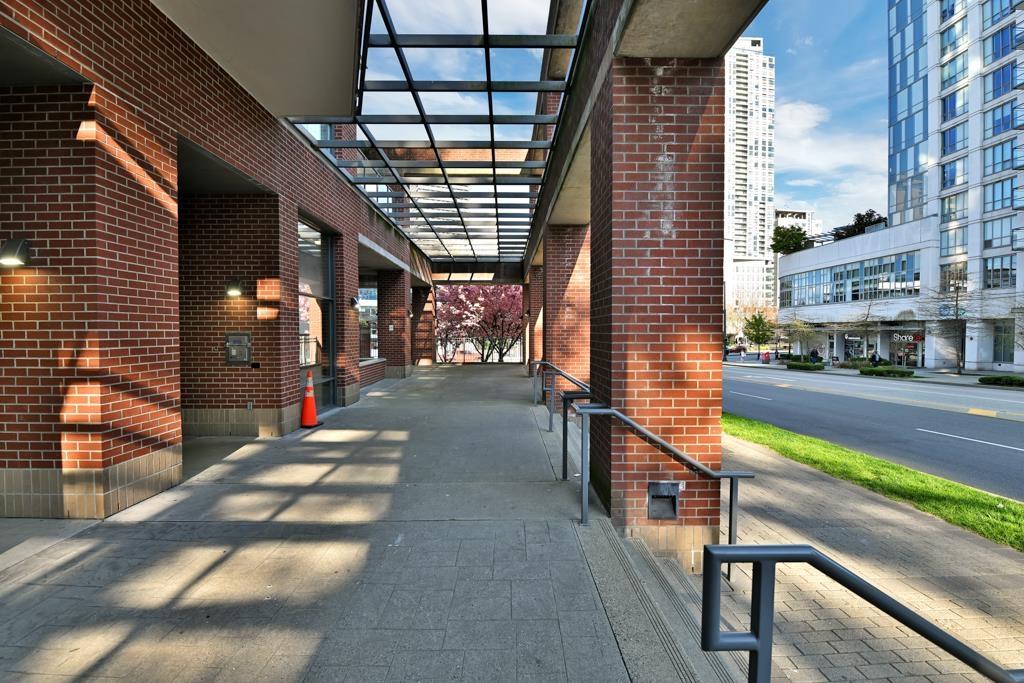 1206 13399 104 Avenue, Surrey, British Columbia  V3T 0C9 - Photo 2 - R2999936