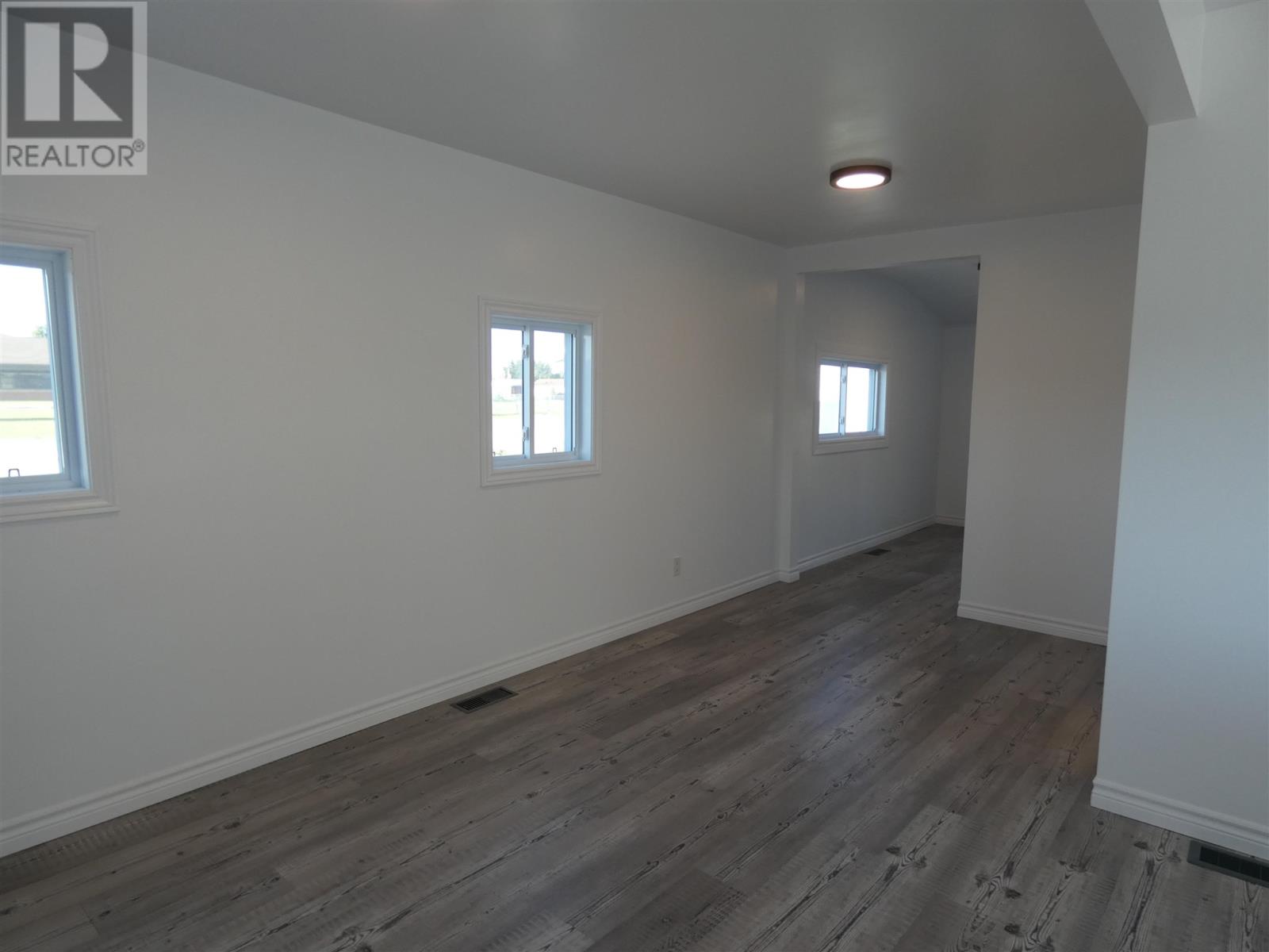 101 Keewatin St, Longlac, Ontario  P0T 2A0 - Photo 10 - TB242540