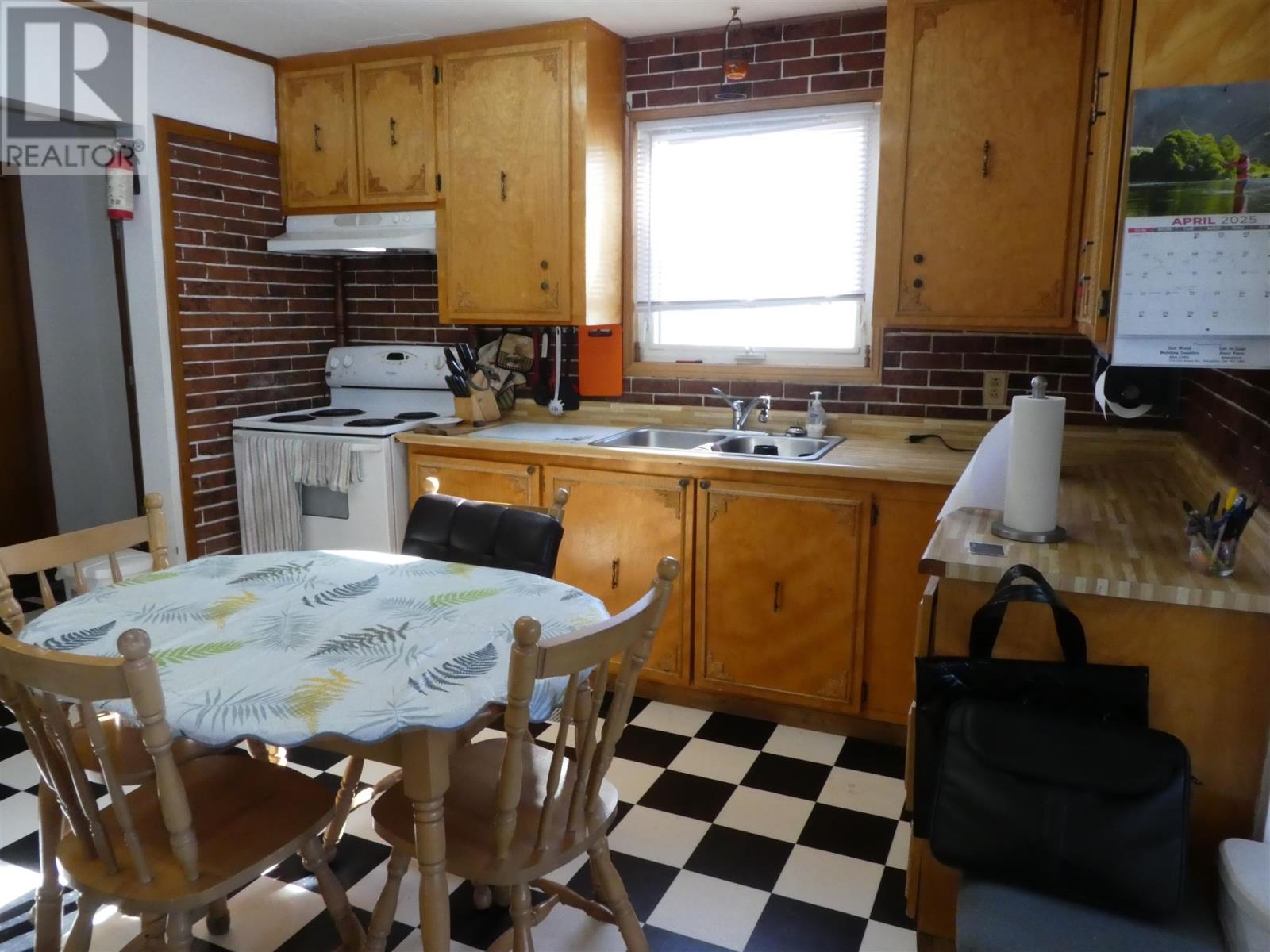 328 Ball Park Cres, Geraldton, Ontario  P0T 1M0 - Photo 4 - TB250762