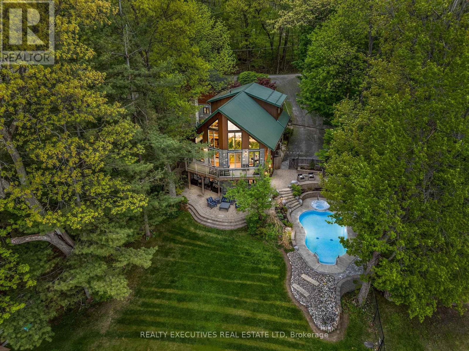 106 Black Snake Lane N, Frontenac Islands, Ontario  K0E 1L0 - Photo 1 - X12156950