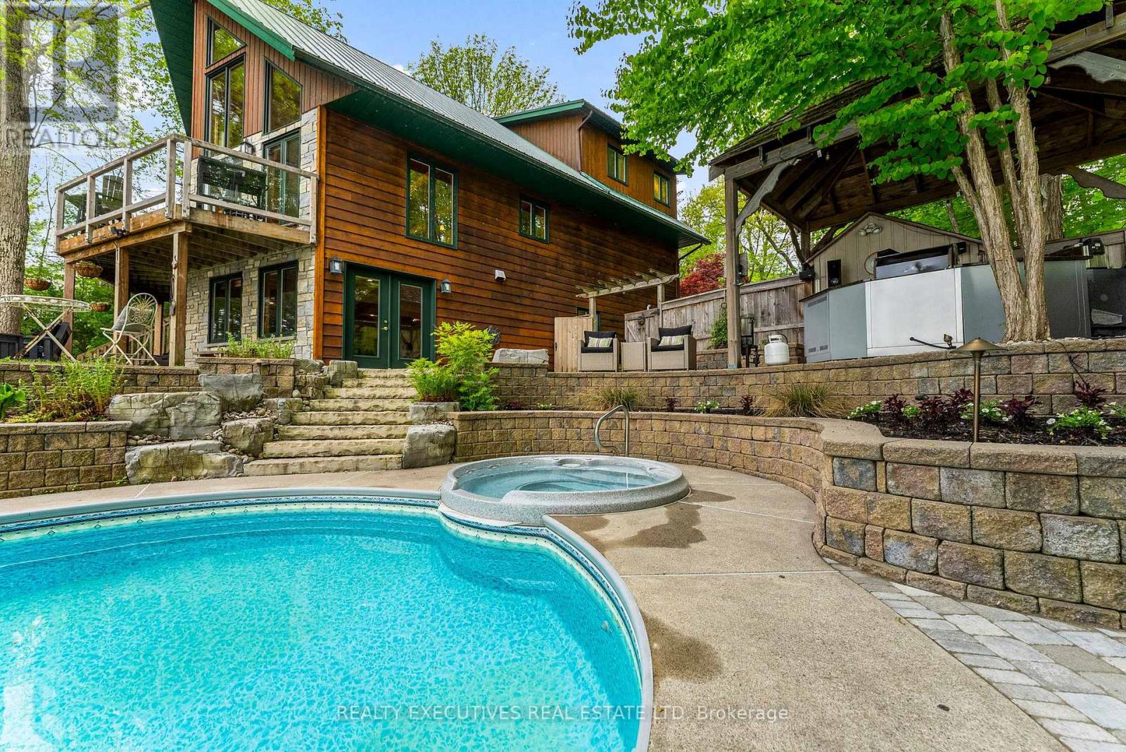 106 Black Snake Lane N, Frontenac Islands, Ontario  K0E 1L0 - Photo 6 - X12156950