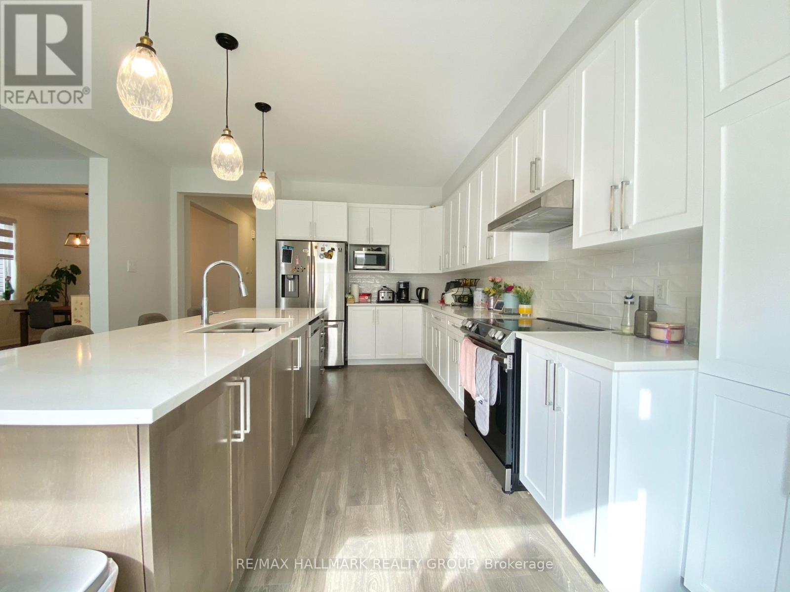46 Eramosa Crescent, Ottawa, Ontario  K2T 0R3 - Photo 10 - X12156974