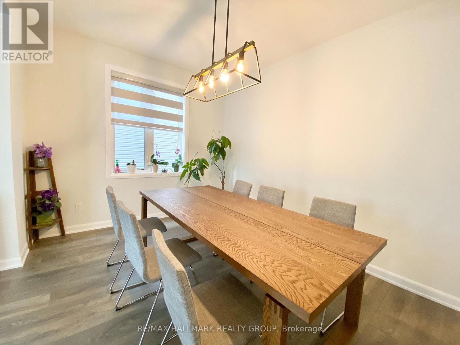 46 Eramosa Crescent, Ottawa, Ontario  K2T 0R3 - Photo 15 - X12156974