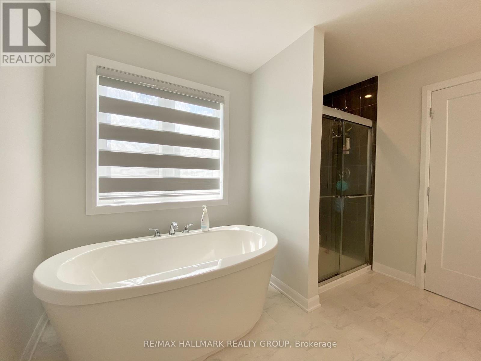 46 Eramosa Crescent, Ottawa, Ontario  K2T 0R3 - Photo 20 - X12156974