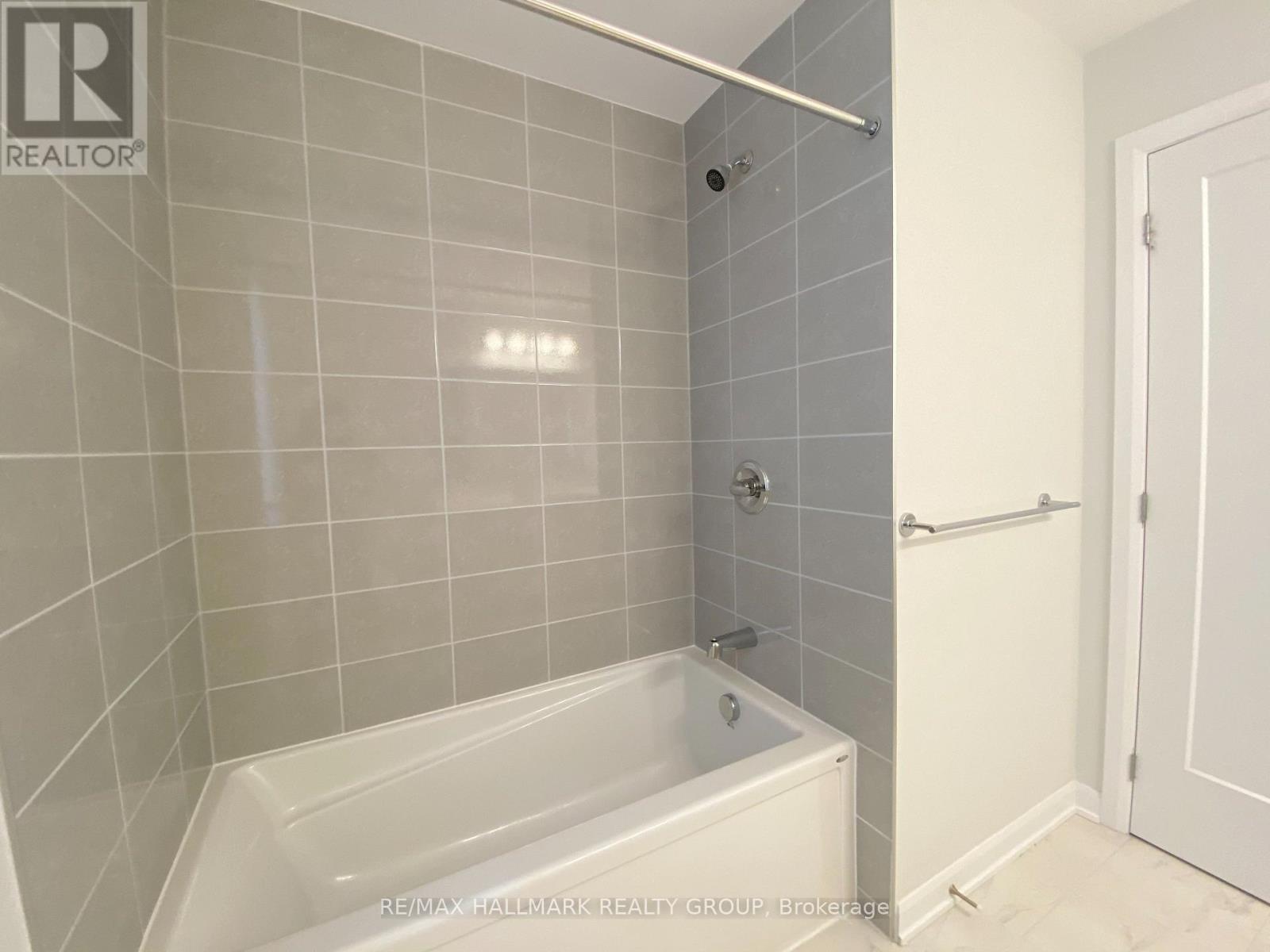 46 Eramosa Crescent, Ottawa, Ontario  K2T 0R3 - Photo 25 - X12156974