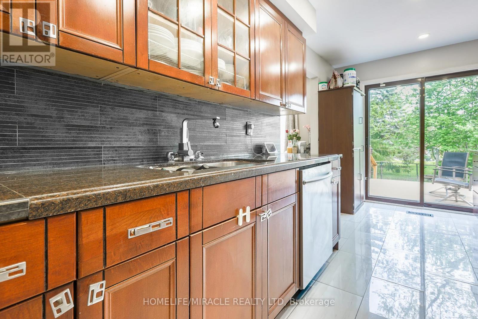 66 Teddington Crescent, Whitby, Ontario  L1R 1S3 - Photo 15 - E12156969
