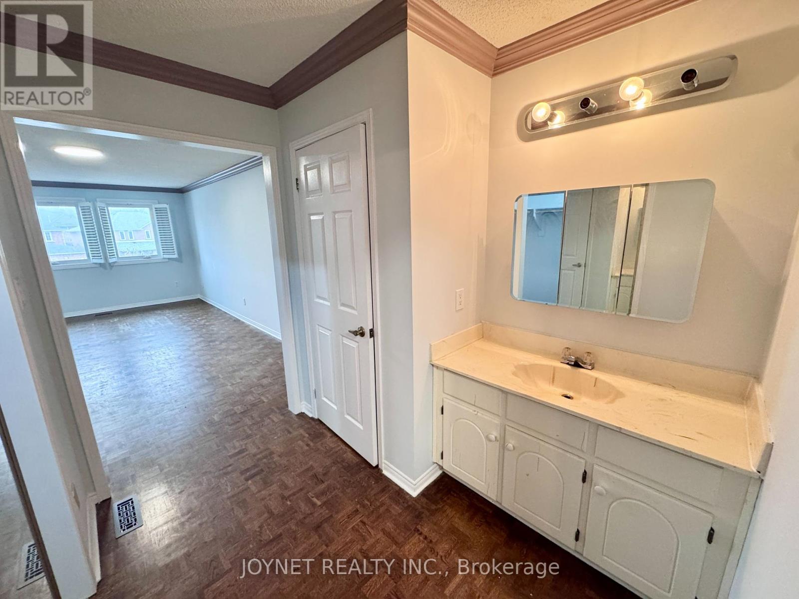 43 Castlehill Road, Vaughan, Ontario  L6A 1N8 - Photo 17 - N12131629
