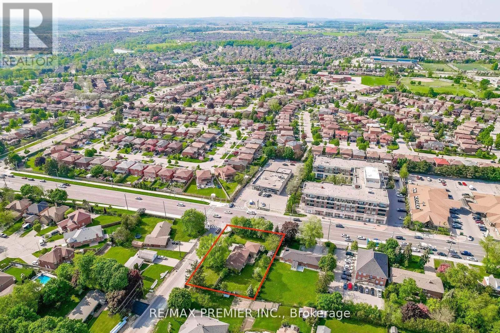 1 Gram Street, Vaughan (Maple), Ontario  L6A 3Z2 - Photo 2 - N12156995