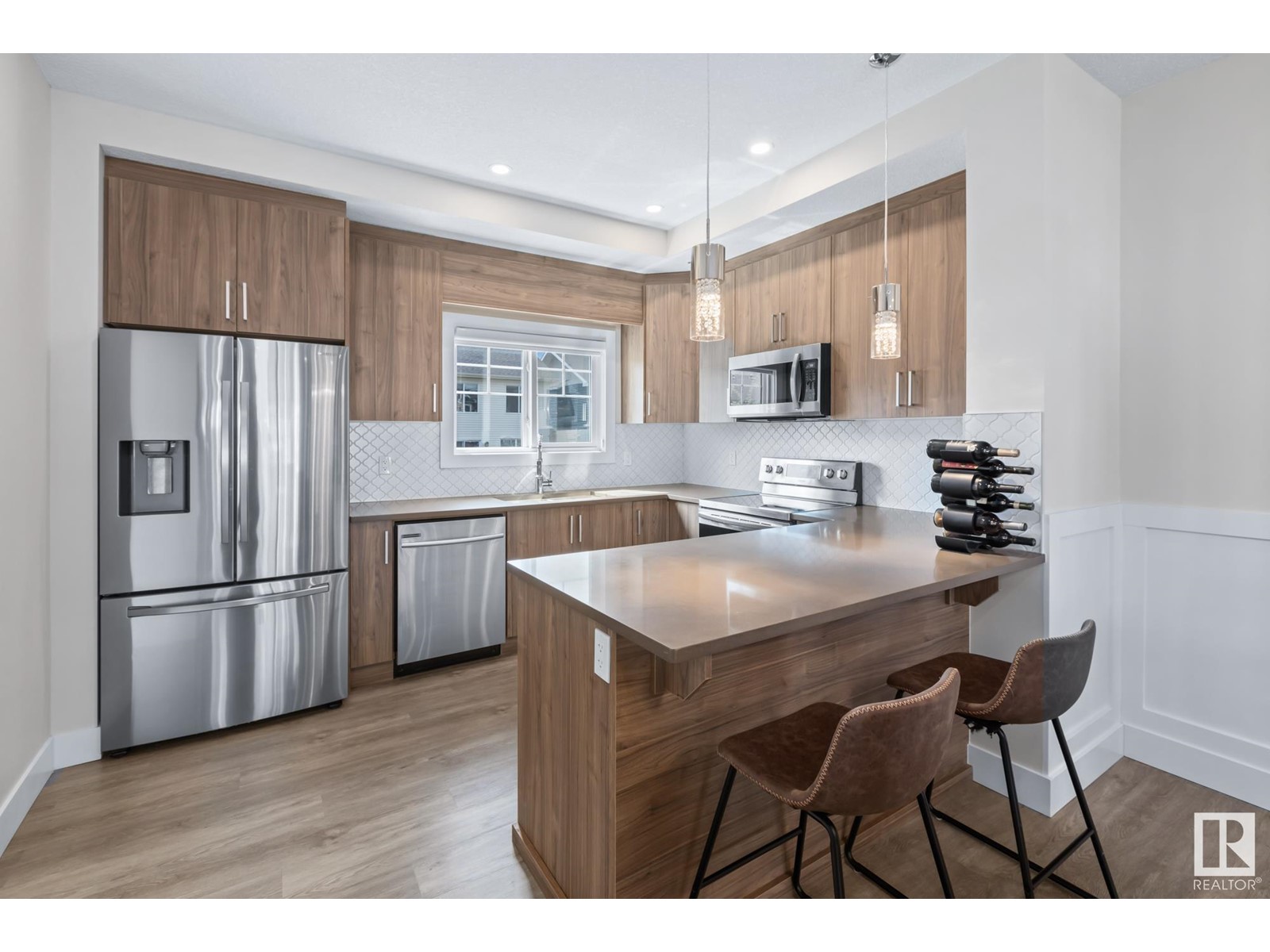 Property at #16 230 EDGEMONT RD NW image 1
