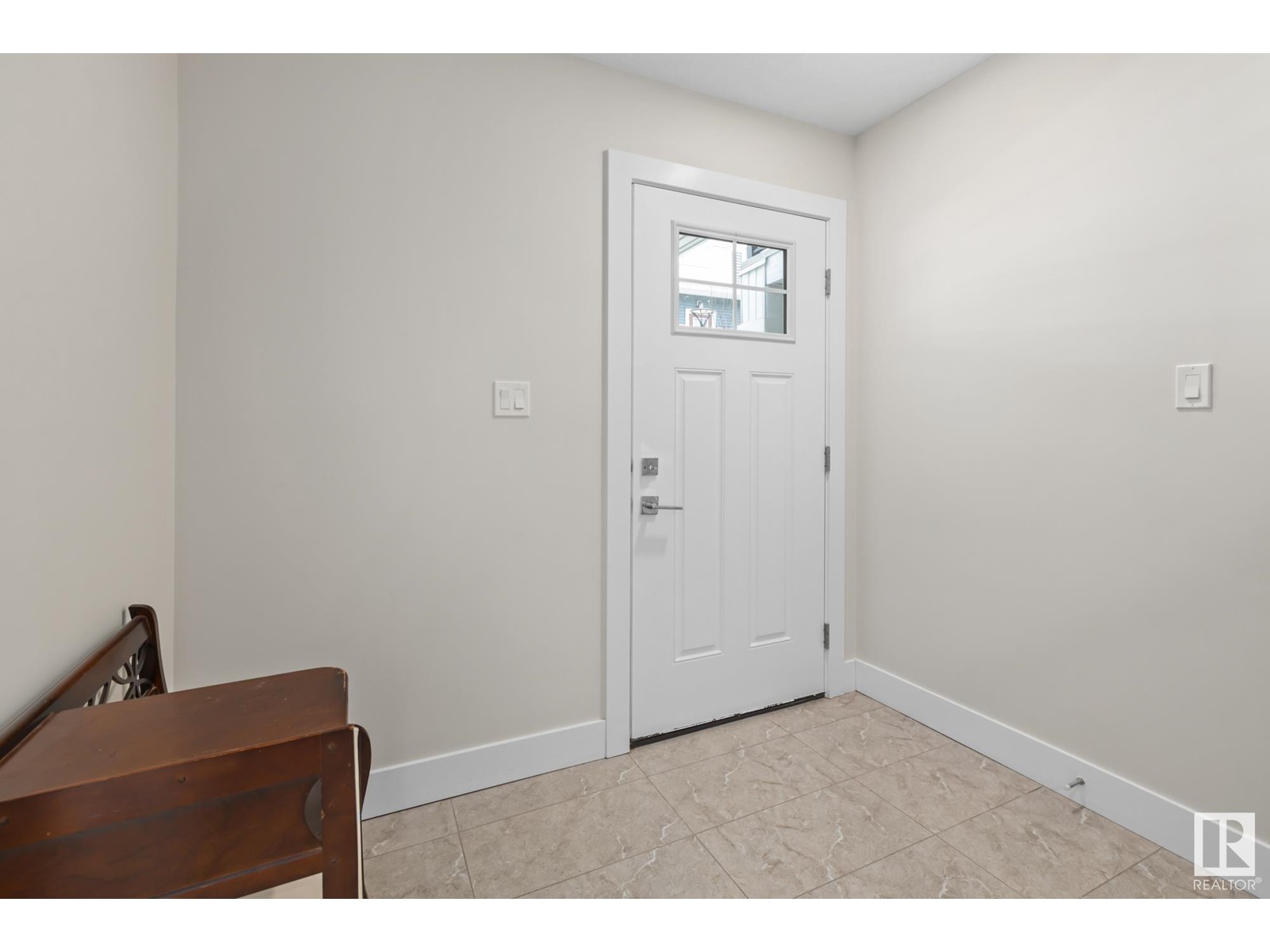 Property at #16 230 EDGEMONT RD NW image 5
