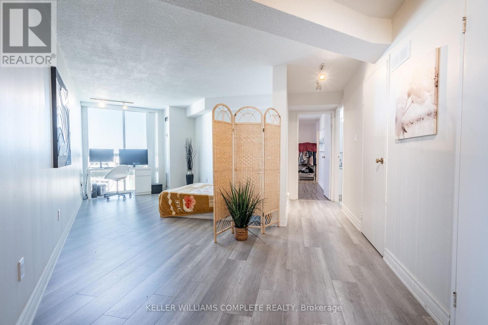 2302 - 3650 Kaneff Crescent, Mississauga, Ontario  L5A 4A1 - Photo 17 - W12156958