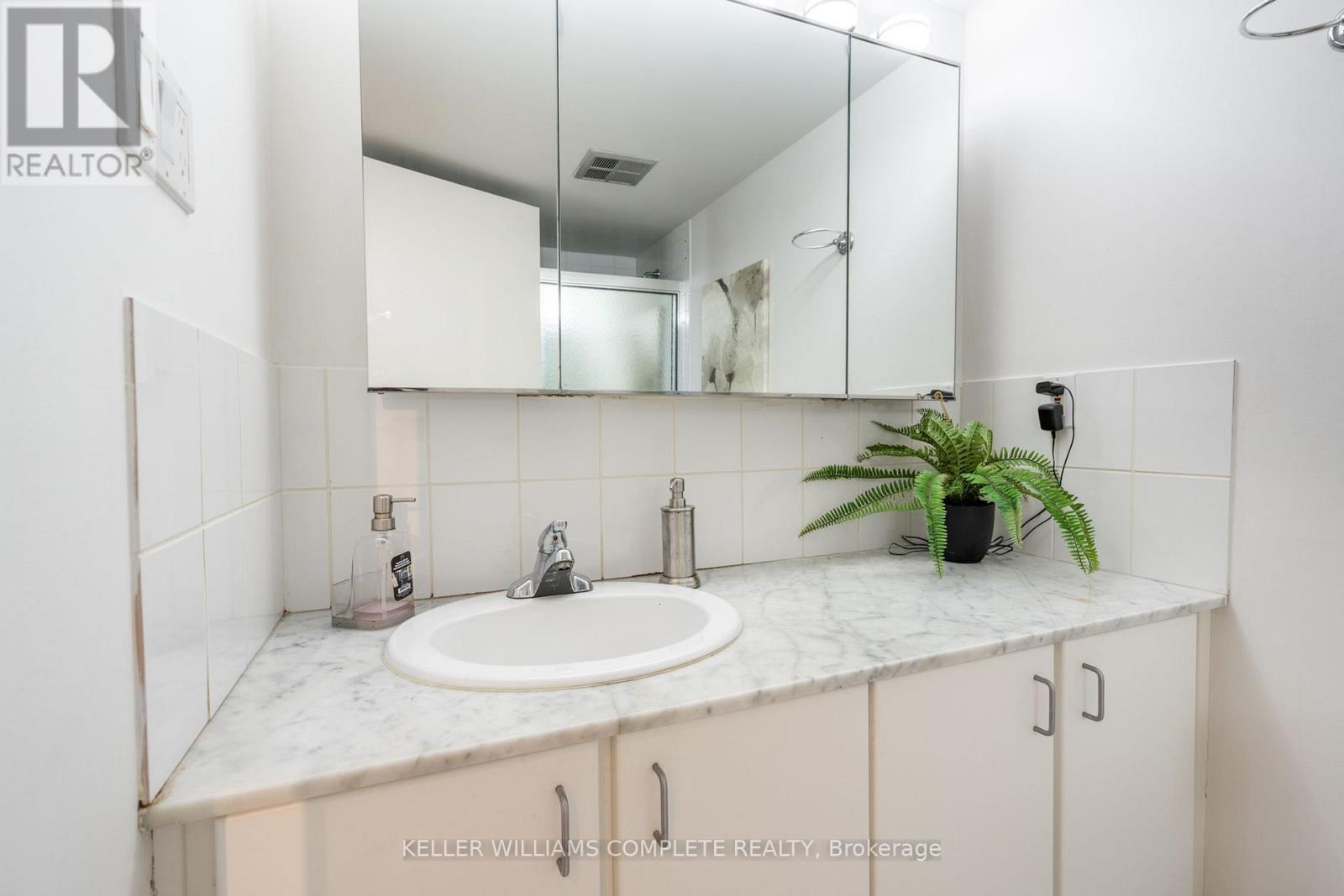 2302 - 3650 Kaneff Crescent, Mississauga, Ontario  L5A 4A1 - Photo 20 - W12156958