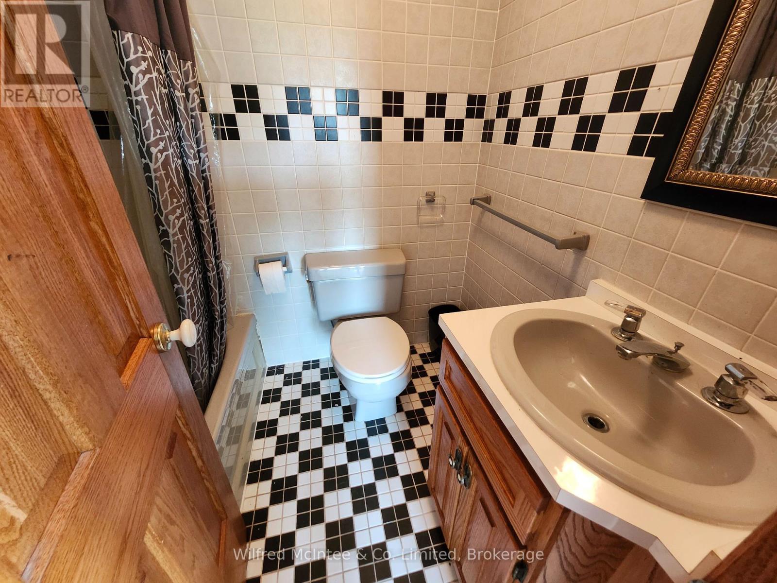 75 Mary Street, North Huron, Ontario  N0G 2W0 - Photo 17 - X12156713