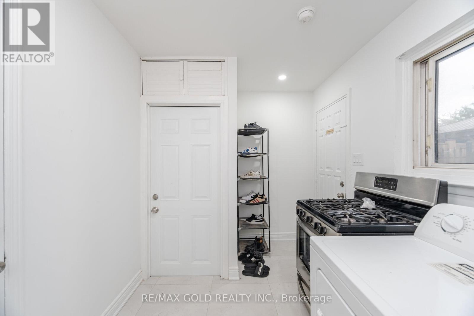 3068 Morning Star Drive, Mississauga (Malton), Ontario  L4T 1X2 - Photo 33 - W12157004
