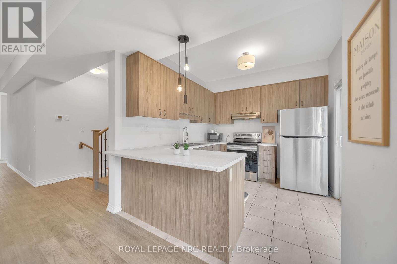 120 Renfrew  Trail Drive N, Welland, Ontario  L3C 0K2 - Photo 13 - X12156526
