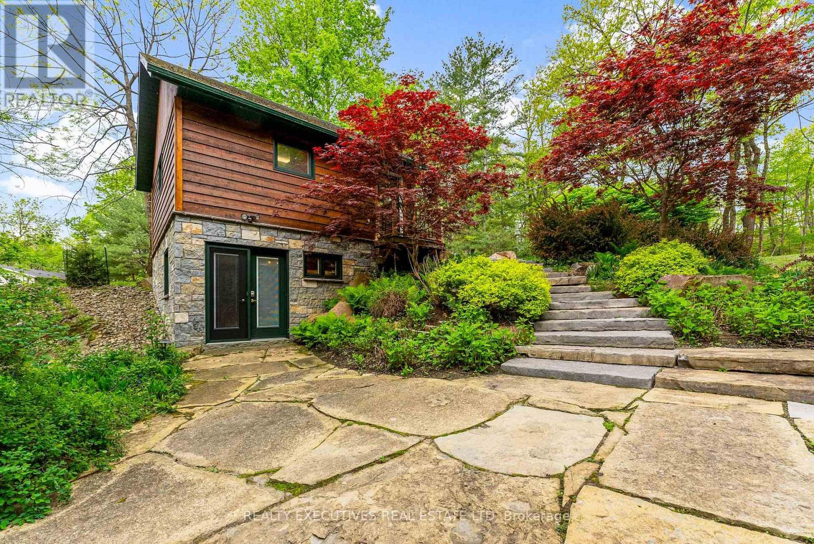 106 Black Snake Lane N, Frontenac Islands, Ontario  K0E 1L0 - Photo 17 - X12156950