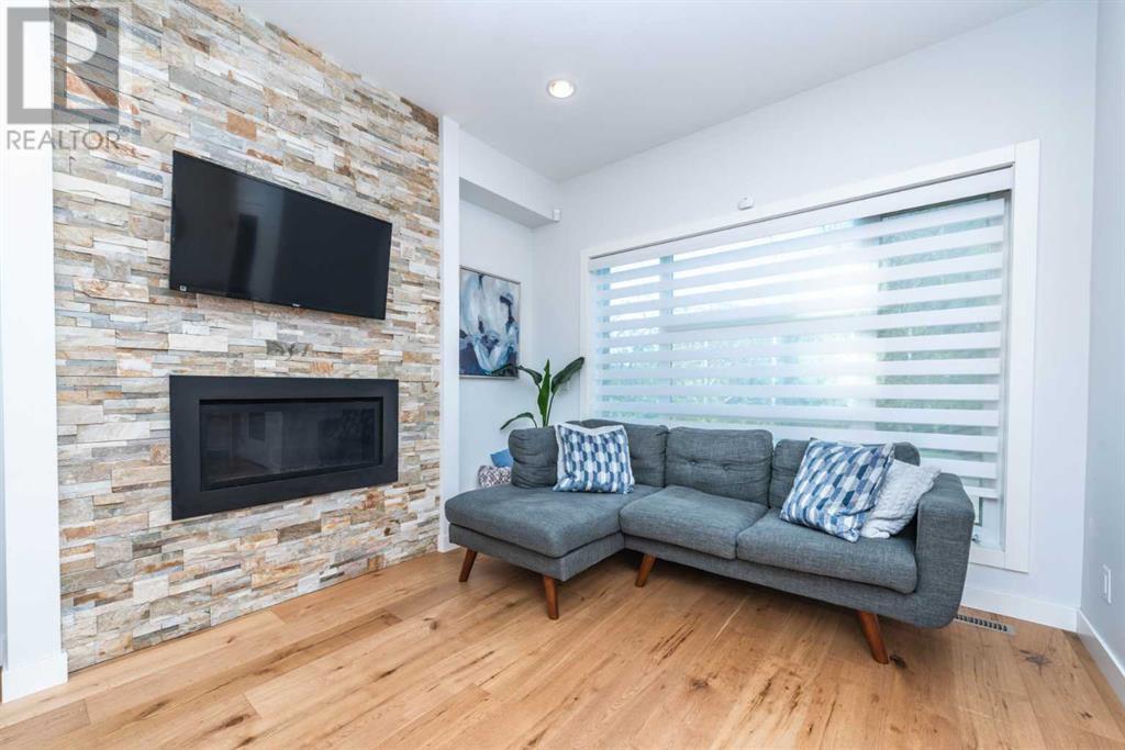 Property at 2733 19 Avenue SW image 3
