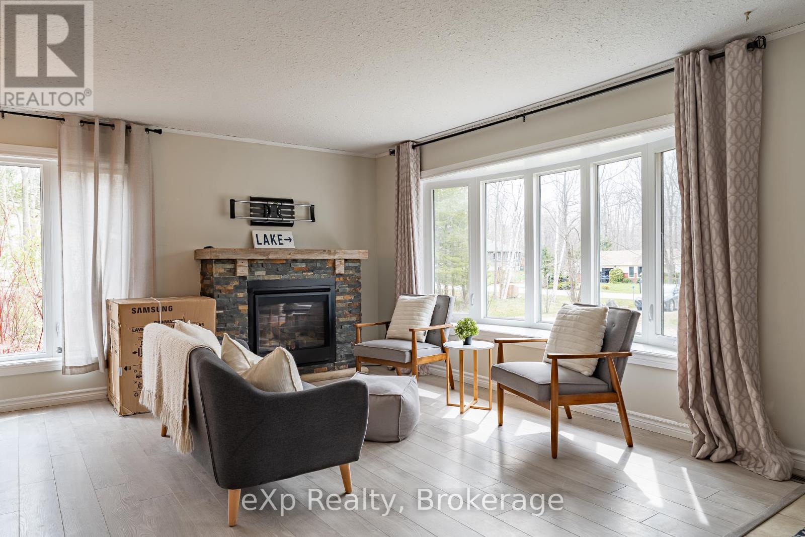15 Mapleport Crescent, South Bruce Peninsula, Ontario  N0H 2T0 - Photo 8 - X12104795