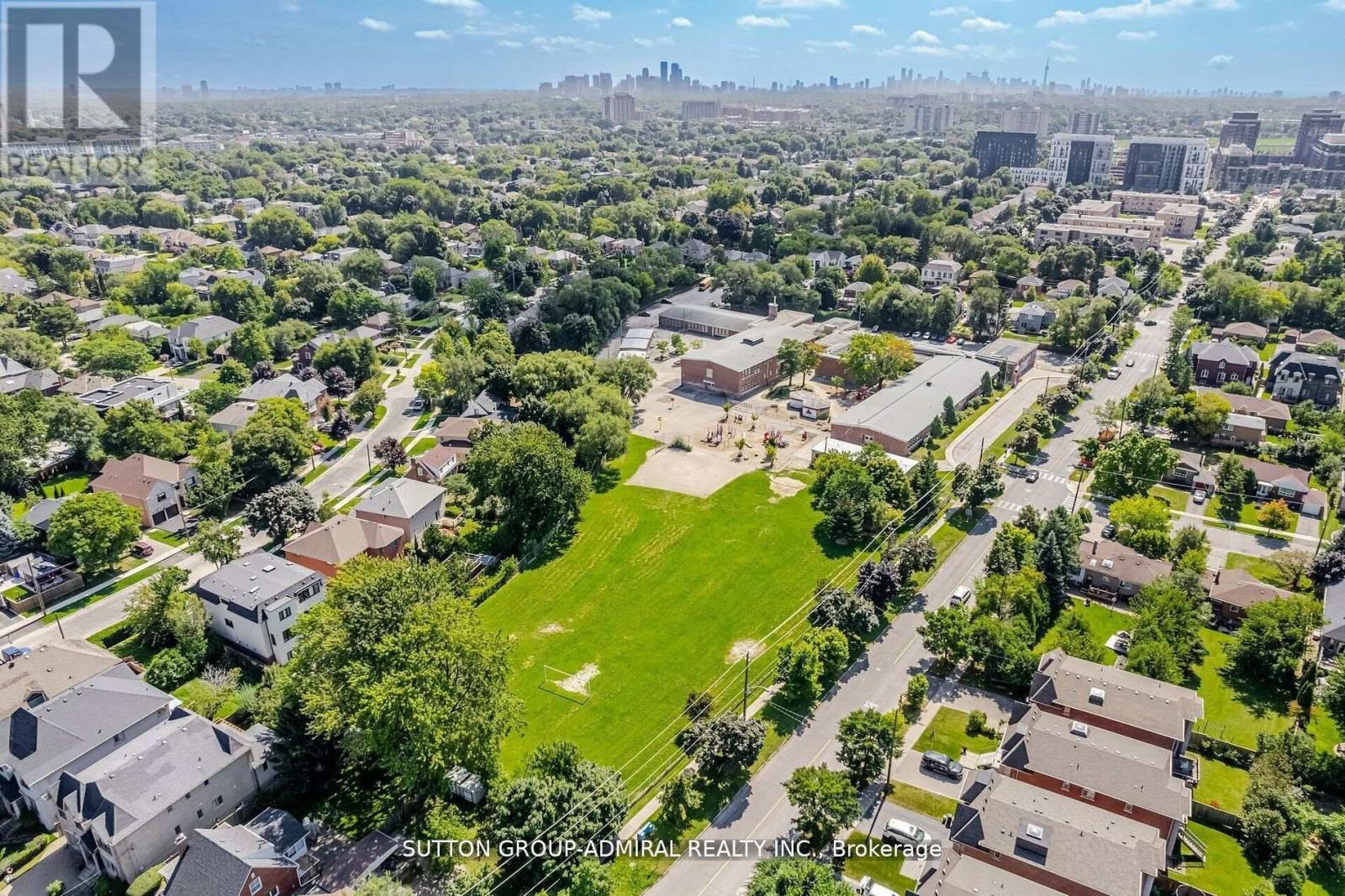 23 Vinci Crescent, Toronto, Ontario  M3H 2Y6 - Photo 39 - C12157030