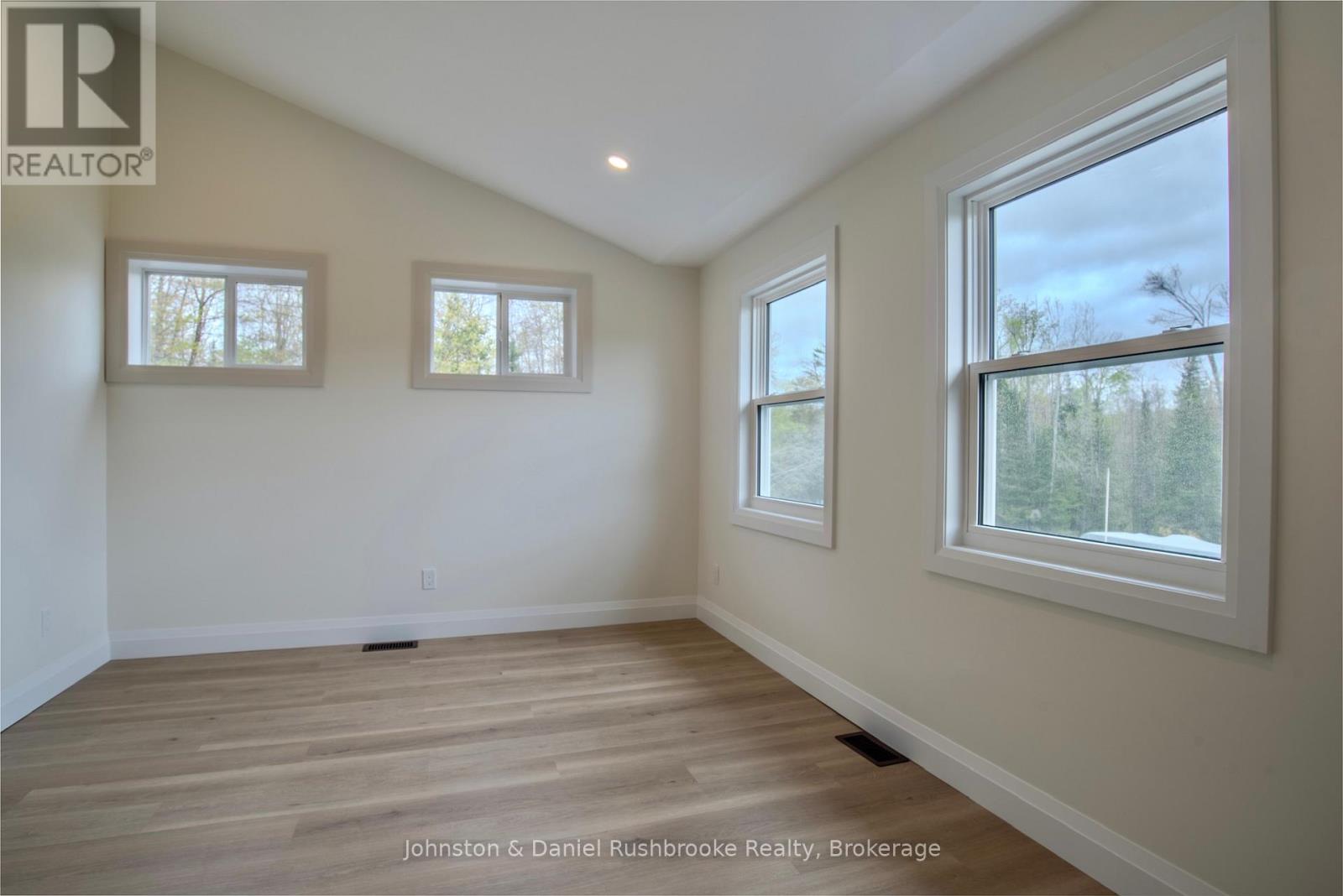 1267 Silver Lake Road, Gravenhurst, Ontario  P1P 1V5 - Photo 15 - X12155616