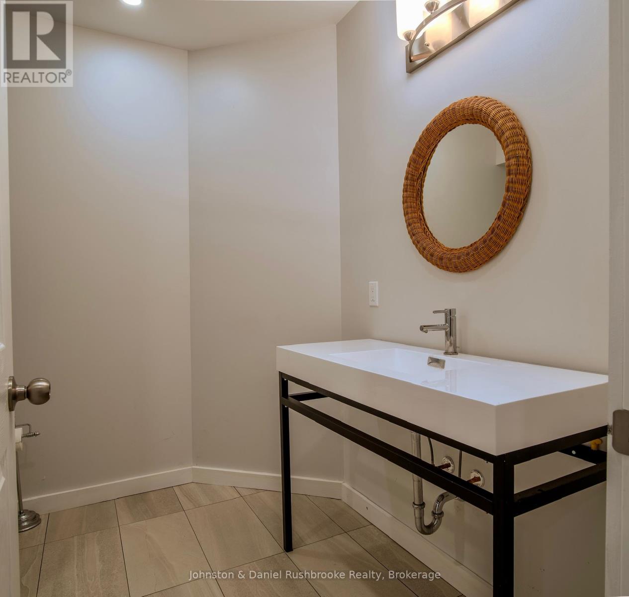 1267 Silver Lake Road, Gravenhurst, Ontario  P1P 1V5 - Photo 23 - X12155616