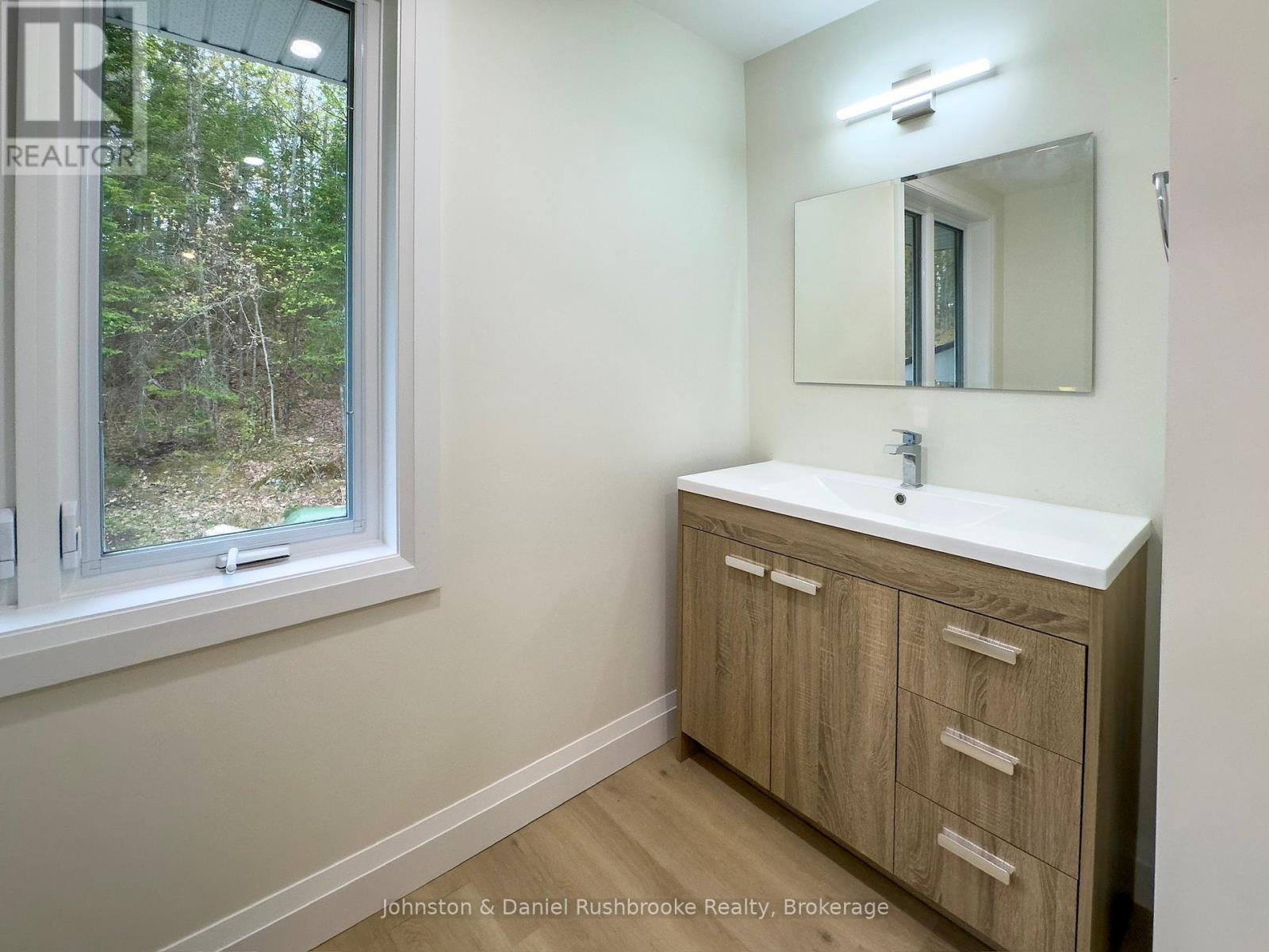 1267 Silver Lake Road, Gravenhurst, Ontario  P1P 1V5 - Photo 19 - X12155616