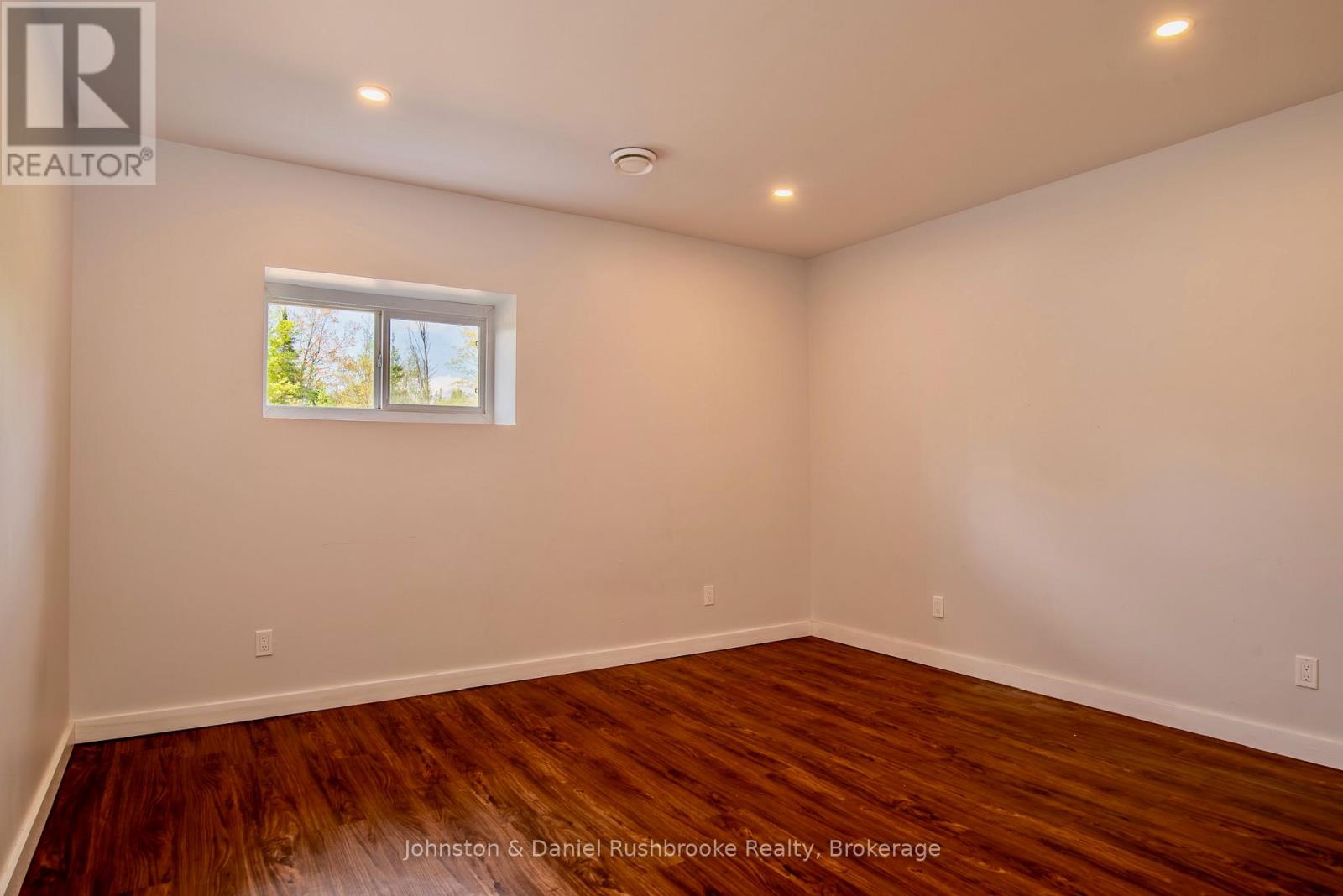 1267 Silver Lake Road, Gravenhurst, Ontario P1P 1V5 - Photo 29 - X12155616