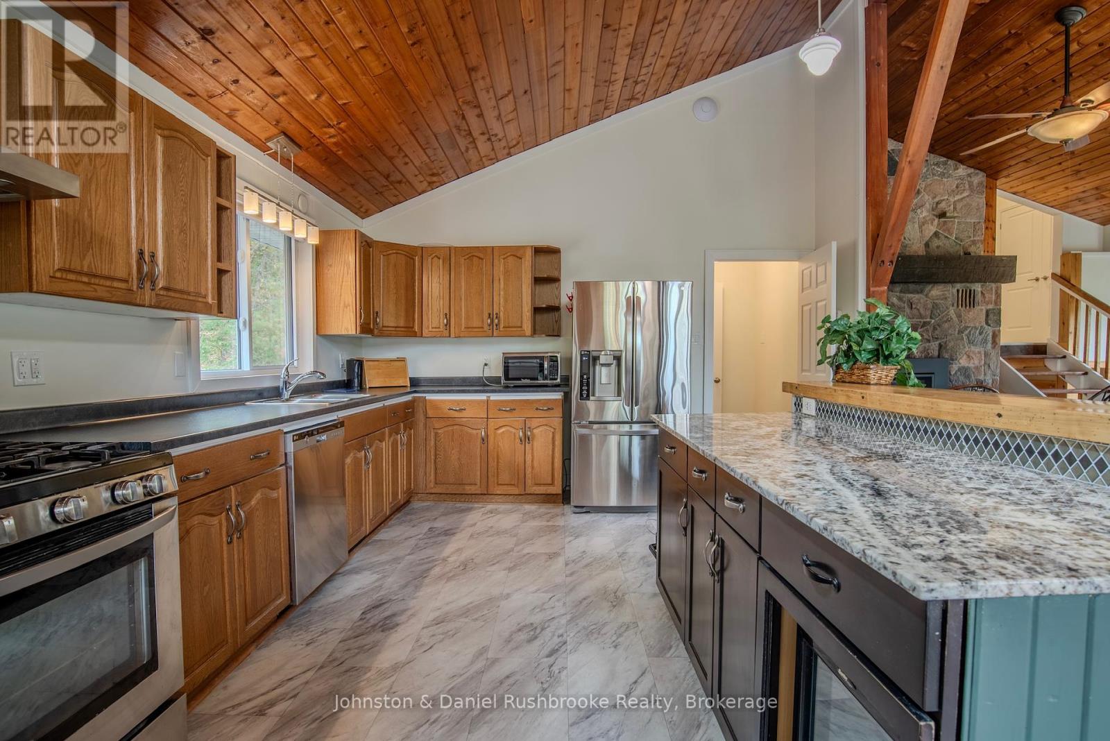 1267 Silver Lake Road, Gravenhurst, Ontario  P1P 1V5 - Photo 7 - X12155616