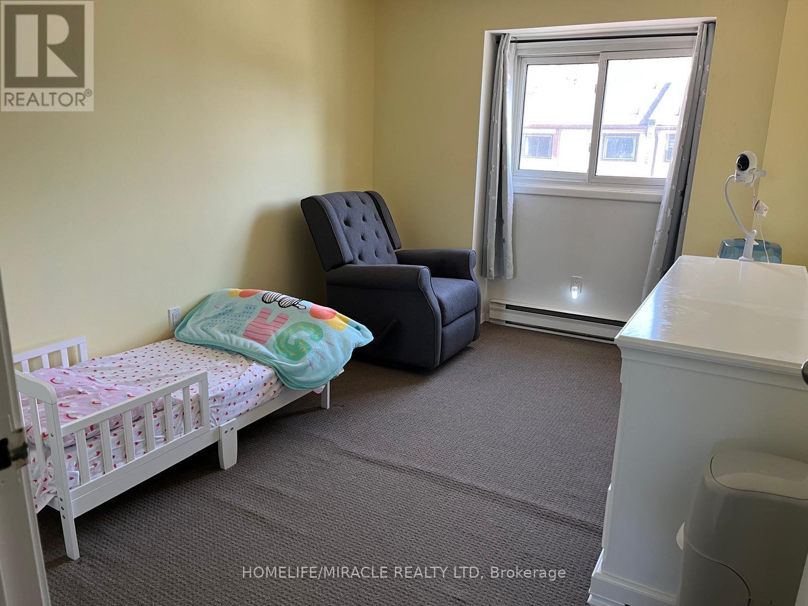 20 Macallum Court, Brampton, Ontario  L6Z 3M4 - Photo 12 - W12139875