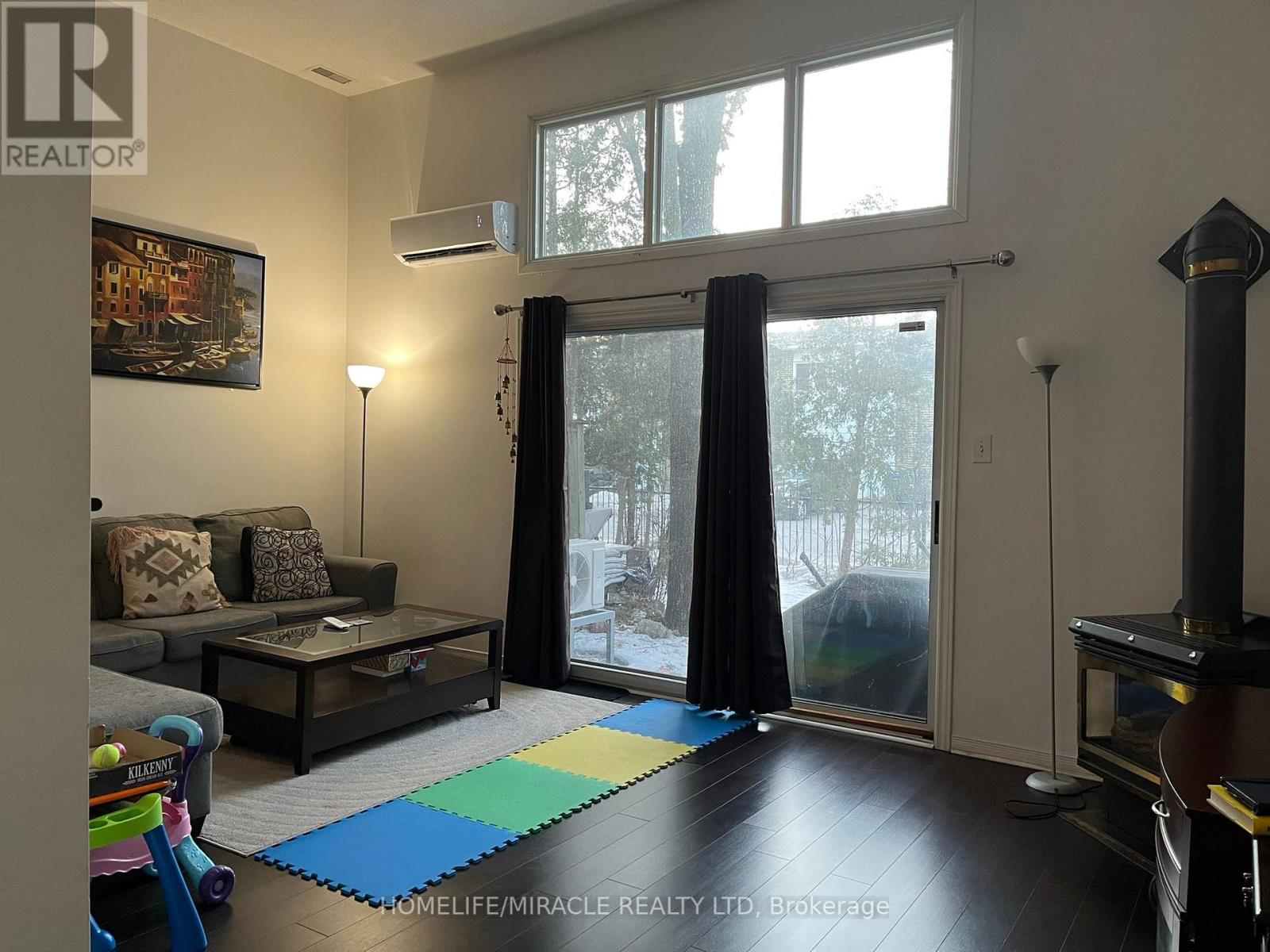 20 Macallum Court, Brampton, Ontario  L6Z 3M4 - Photo 8 - W12139875