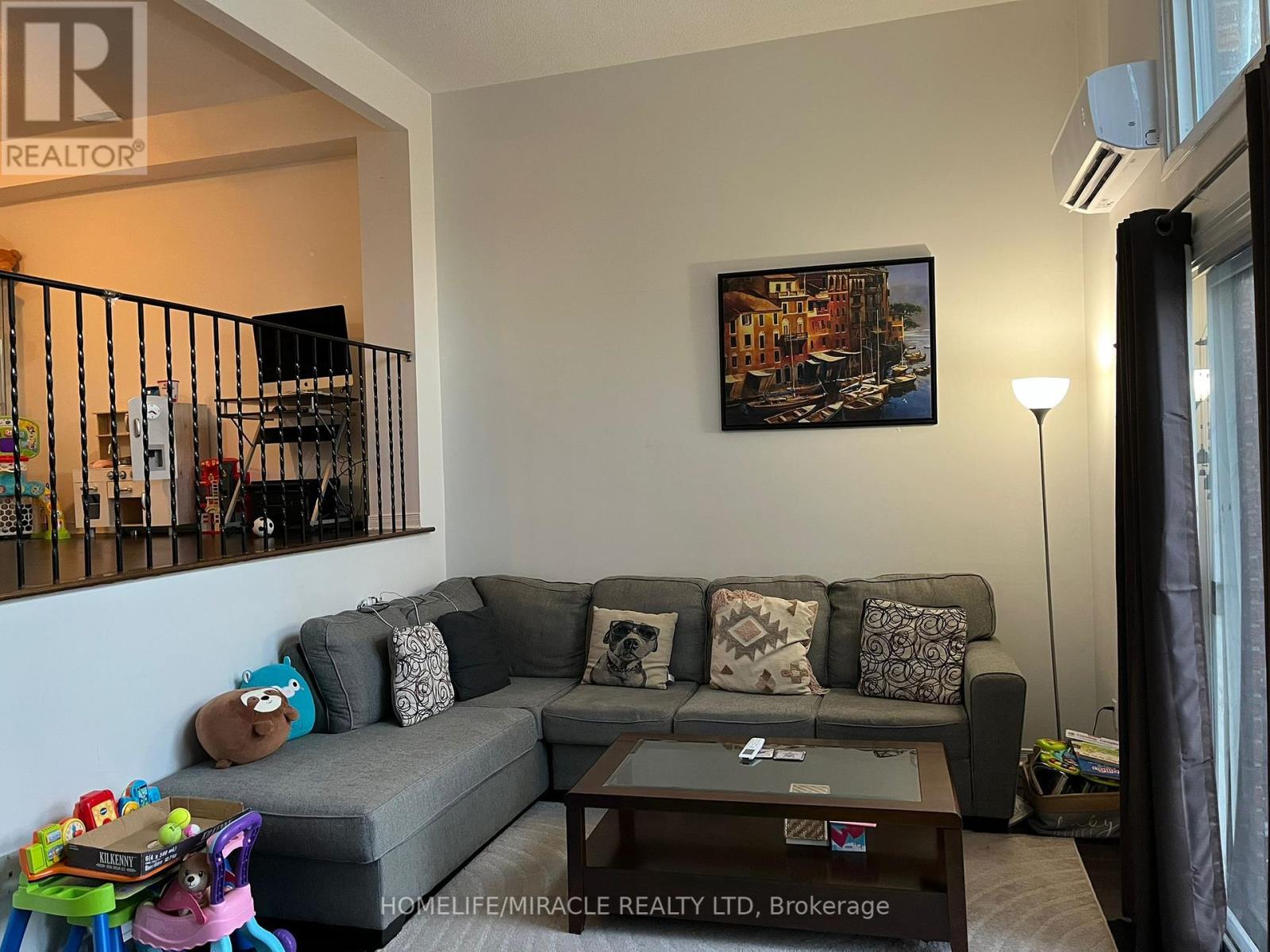 20 Macallum Court, Brampton, Ontario  L6Z 3M4 - Photo 6 - W12139875