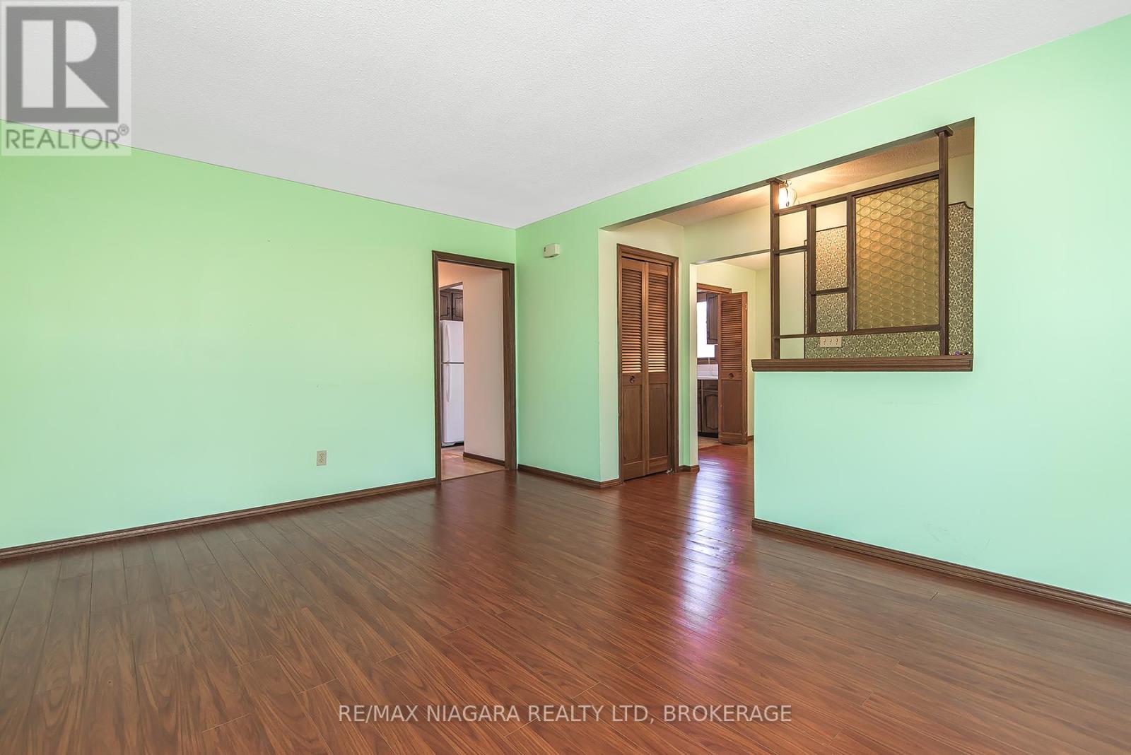 105 Hillview Road, St. Catharines (Western Hill), Ontario  L2S 1S8 - Photo 16 - X12153228