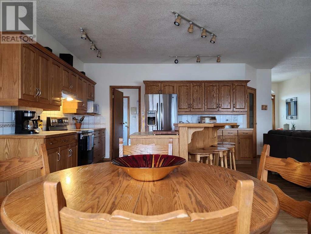 20 Westlynn Drive W, Claresholm, Alberta  T0L 0T0 - Photo 2 - A2190709
