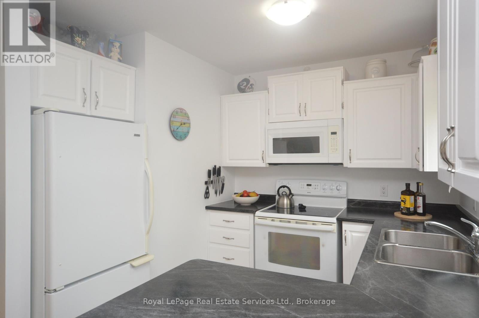 14 - 10 Baker Street, Wasaga Beach, Ontario  L9Z 2H1 - Photo 8 - S12090908
