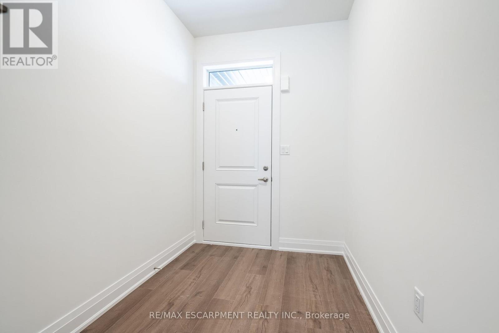 20 Clear Valley Lane, Hamilton, Ontario  L0R 1W0 - Photo 17 - X12157063