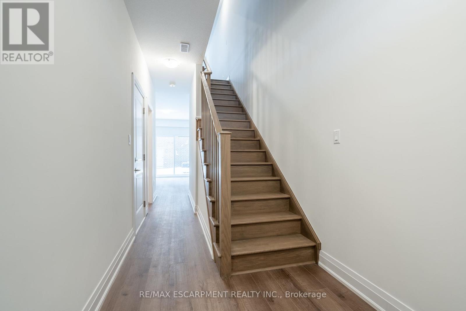 20 Clear Valley Lane, Hamilton, Ontario  L0R 1W0 - Photo 18 - X12157063